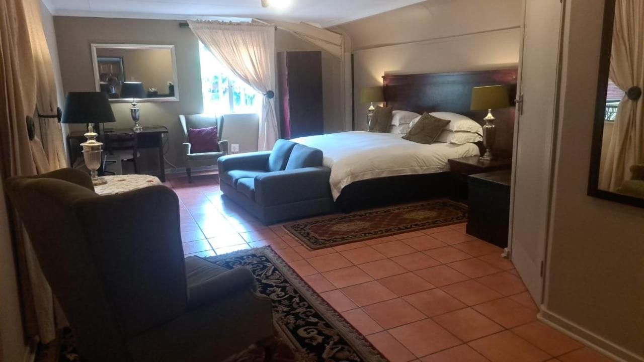 The Gateway Inn Deluxe Family Room