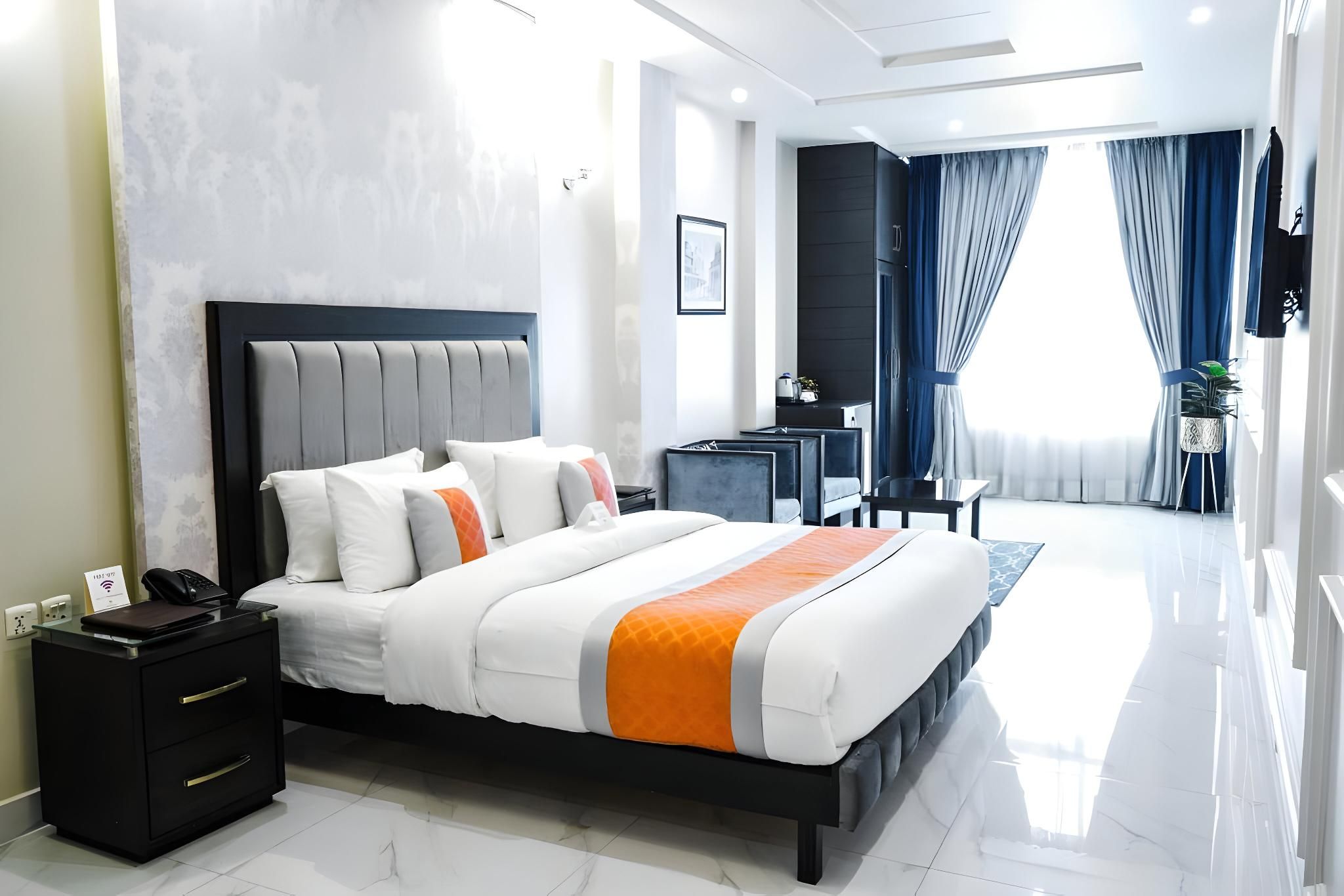 Junior Suite with King Bed