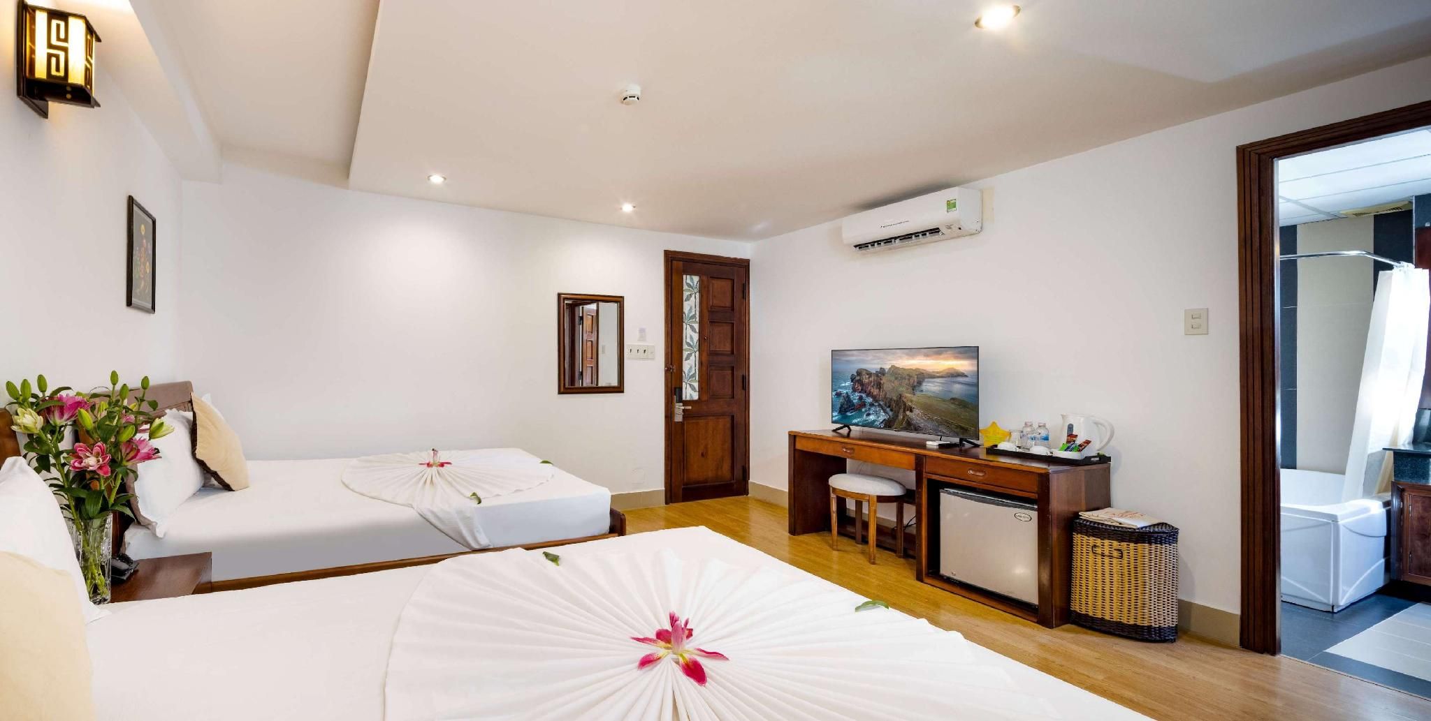 Triple Room - 1 Double Bed and 1 Single Bed