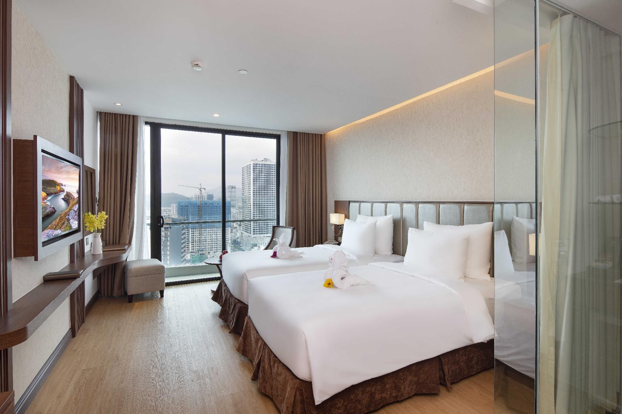 Grand Deluxe Partial Sea View Room