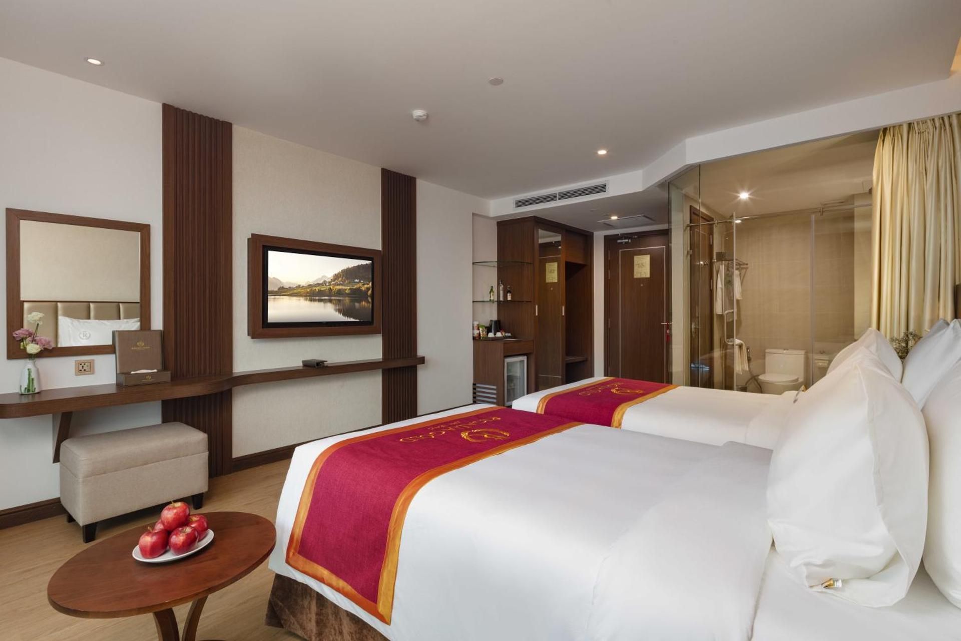 Deluxe Partial Sea View