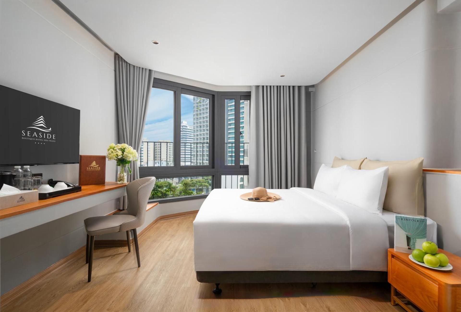 Senior Deluxe Double or Twin Room with Window - Sea View