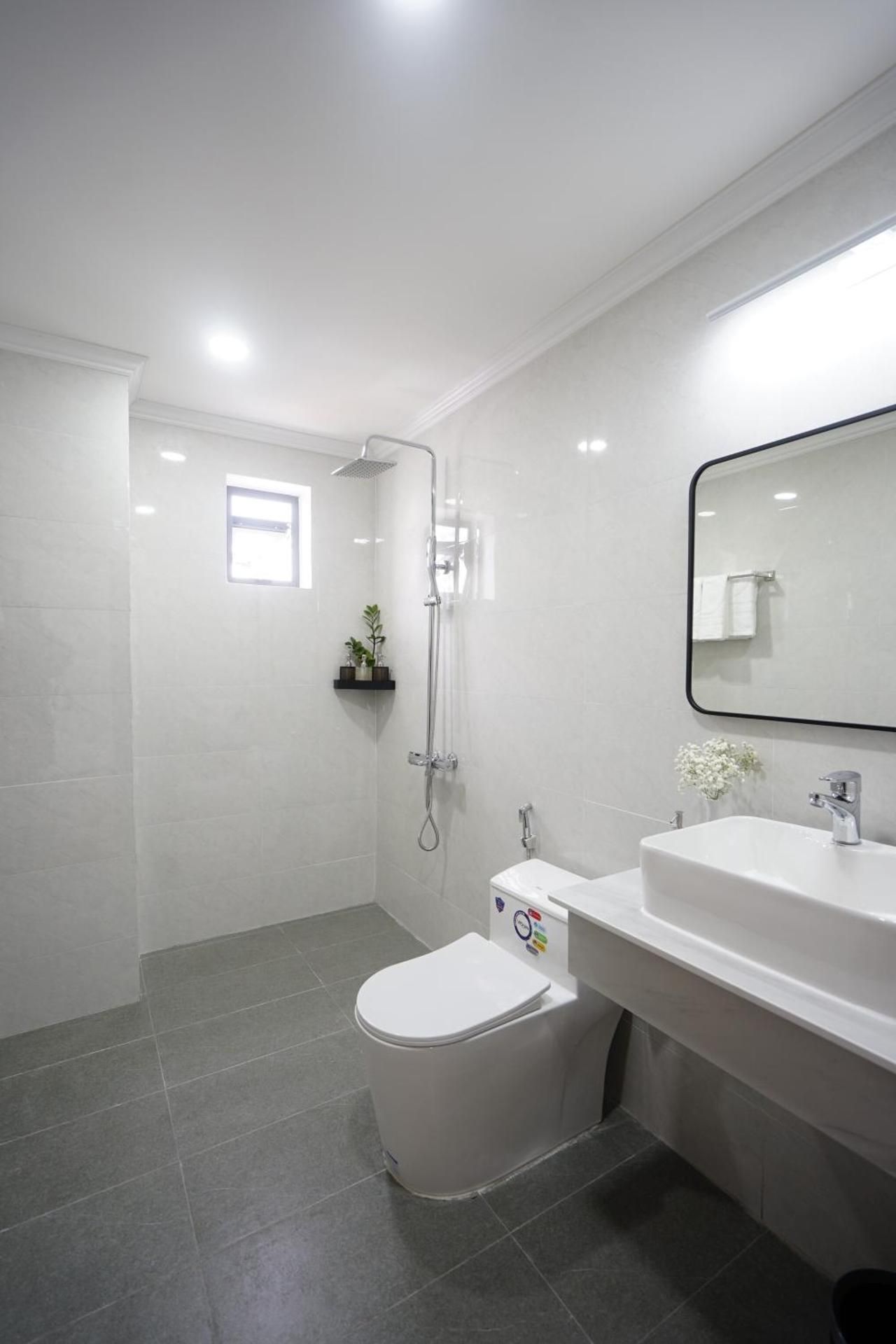Senior Deluxe Twin Room with City View