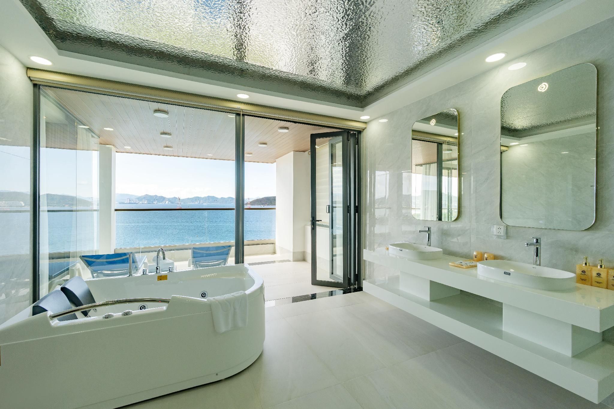 Presidential Suite Ocean View