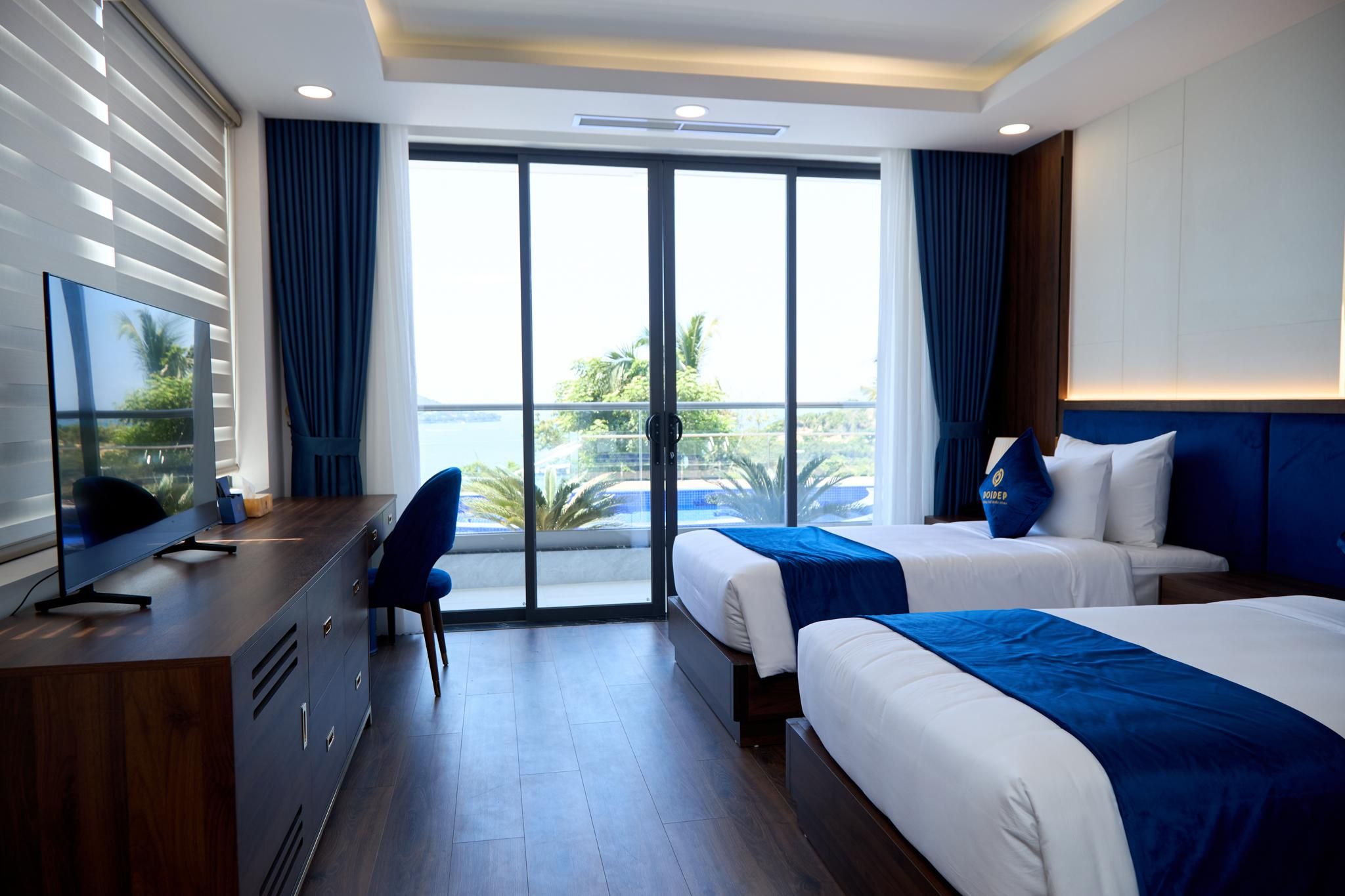 Deluxe Ocean View Twin