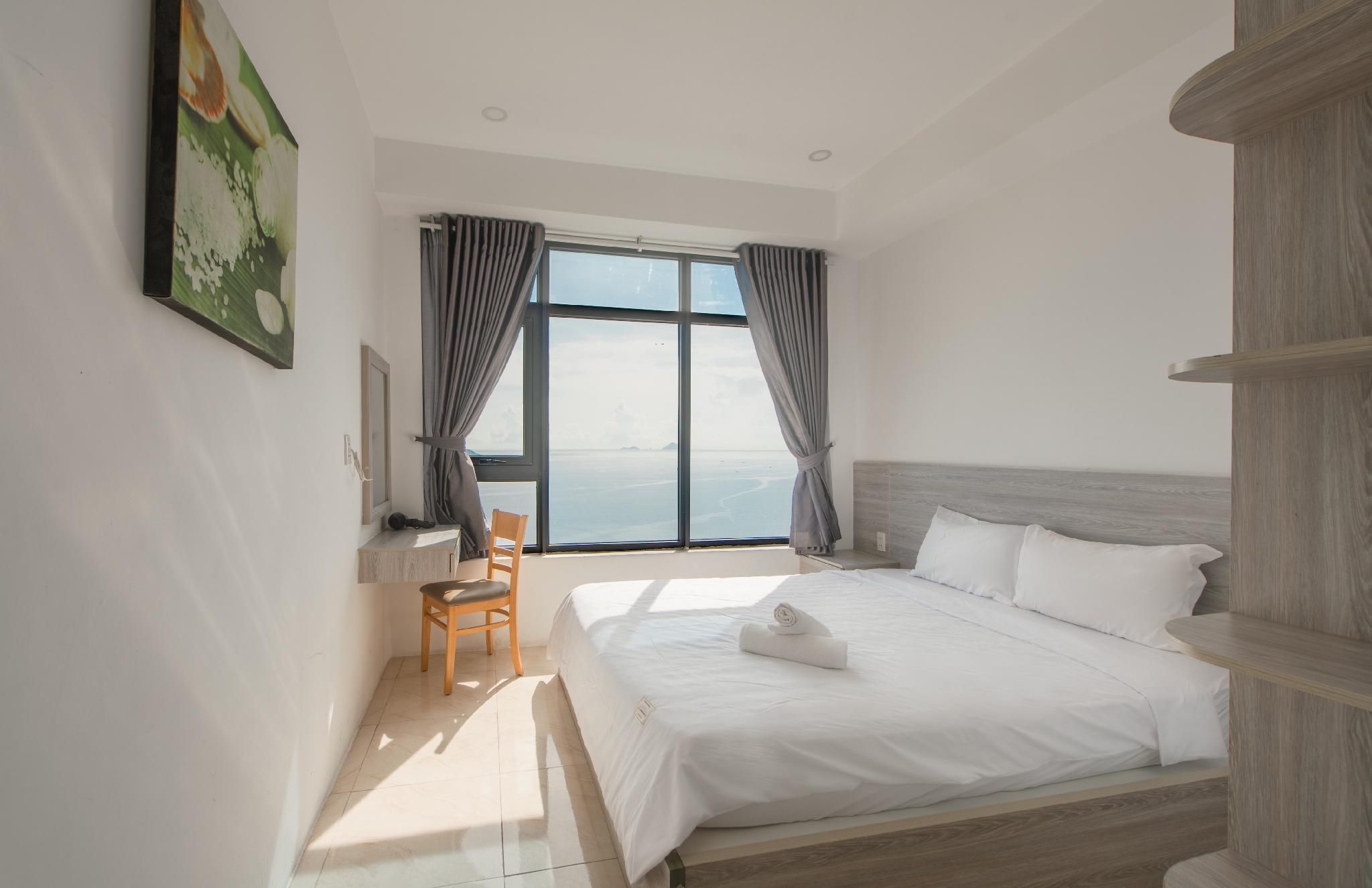 Deluxe Sea View Apartment