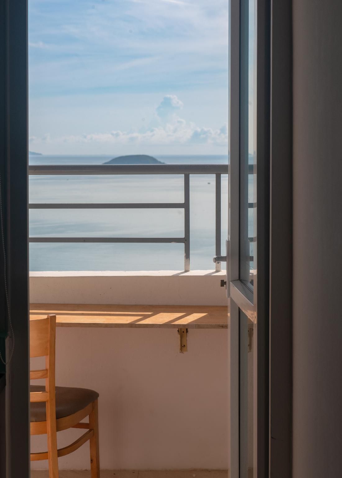 Deluxe Sea View Apartment