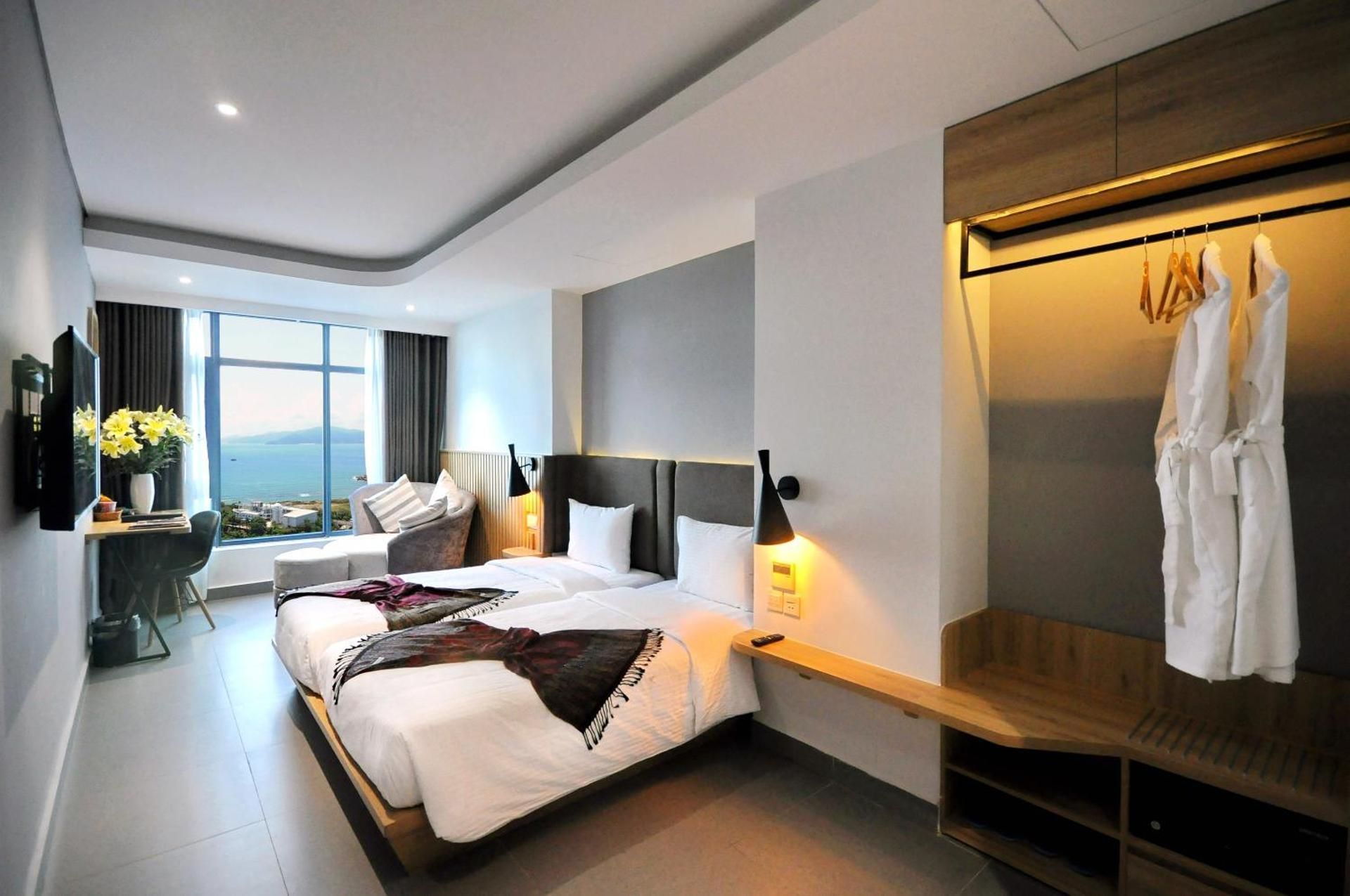 Deluxe Seaview