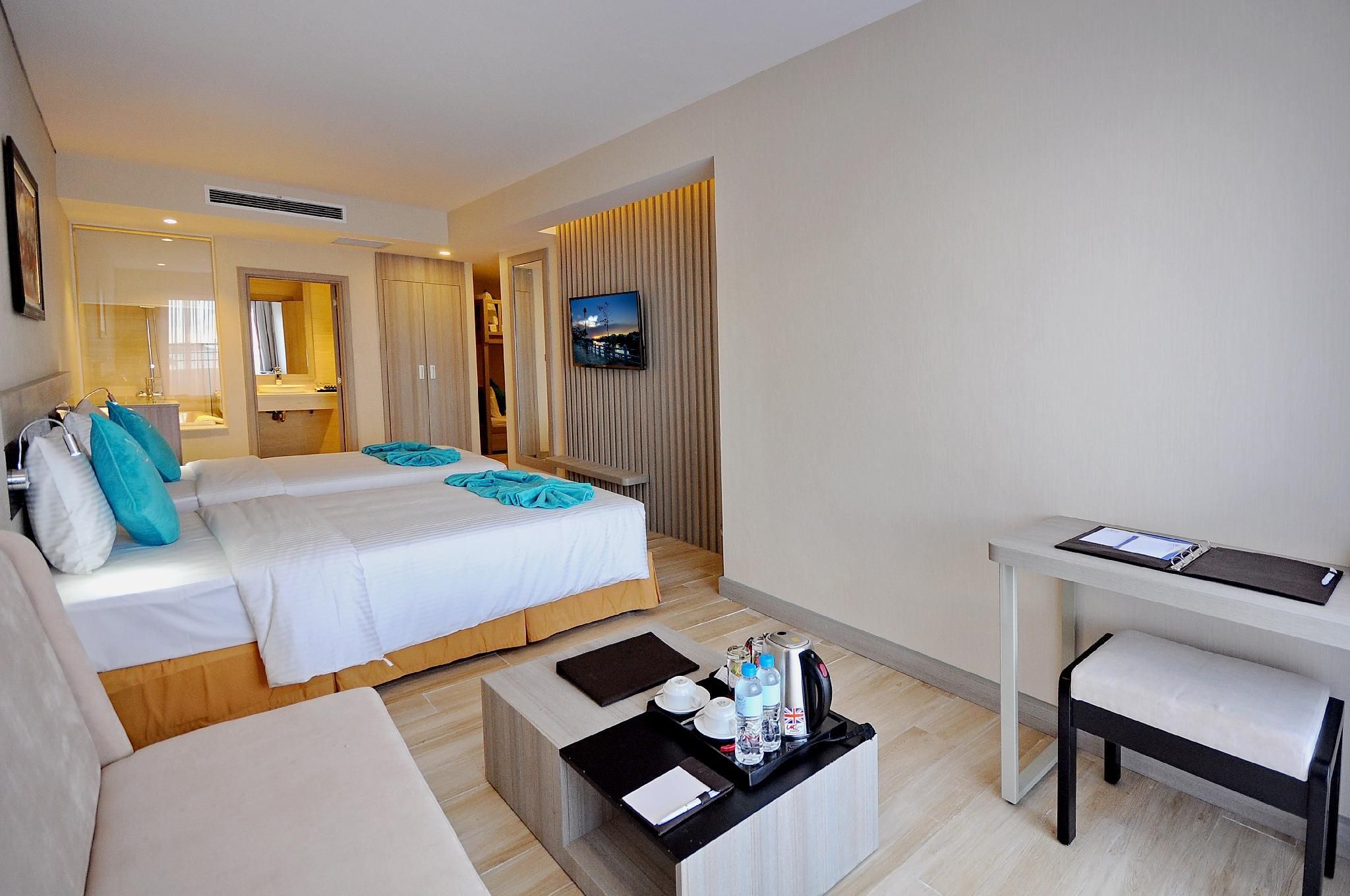 Family Sea View Room with Balcony