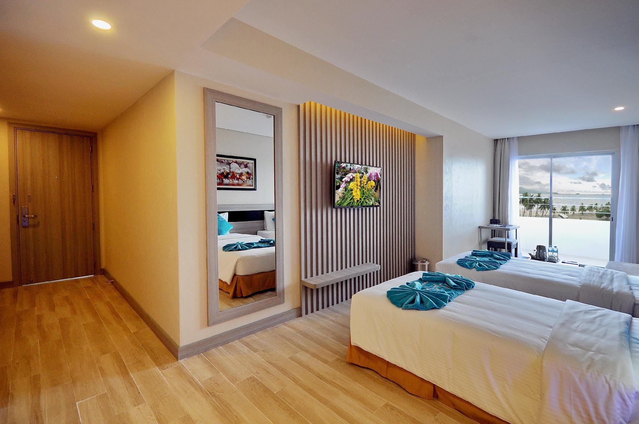 Family Sea View Room with Balcony