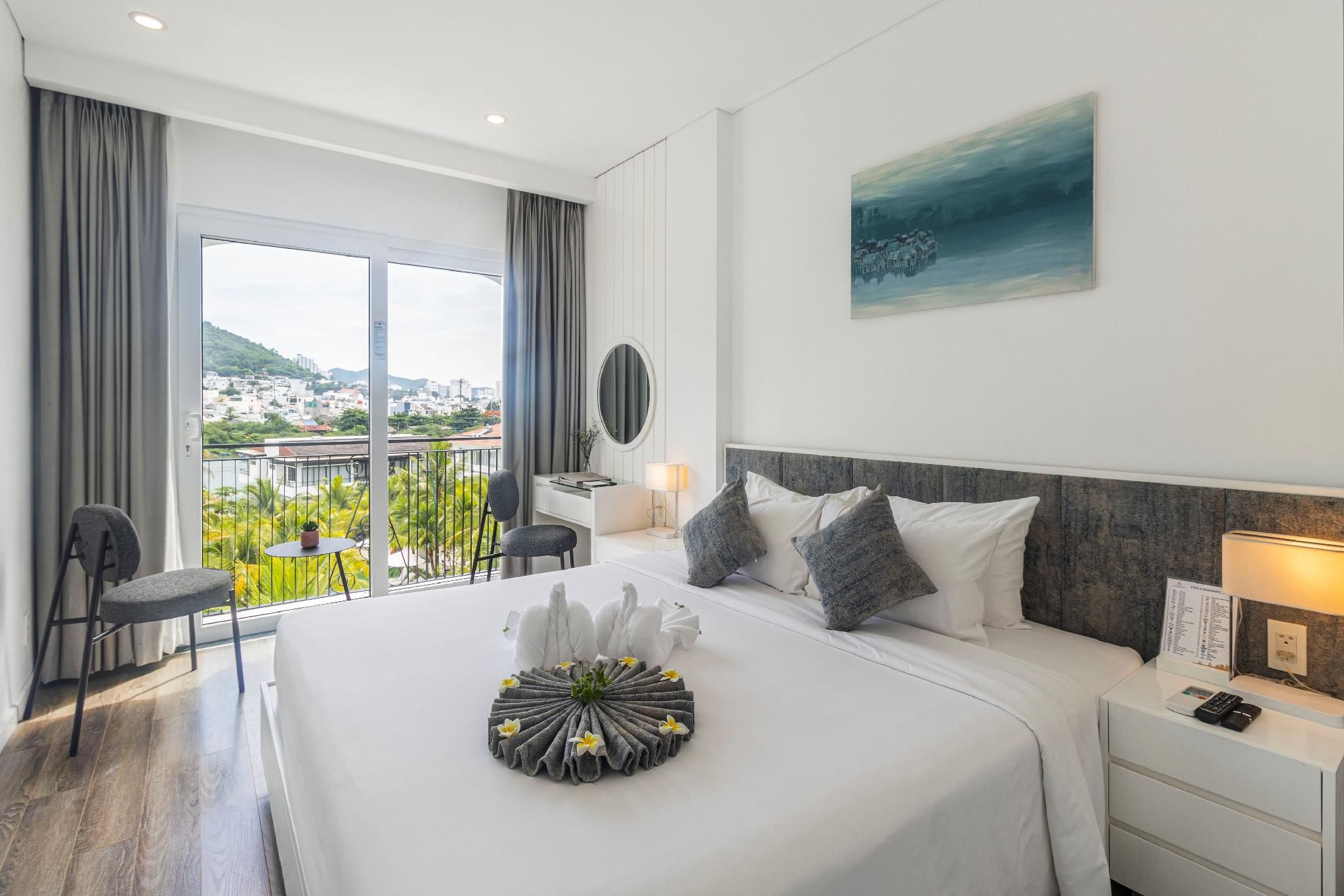 Kubera Grand Suite for 3 People
