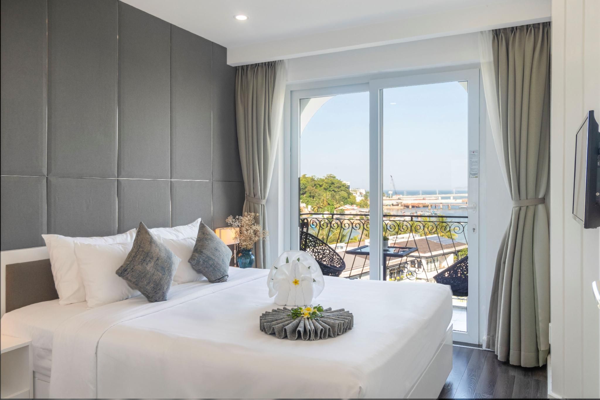 Uma Premier Suite for 3 People