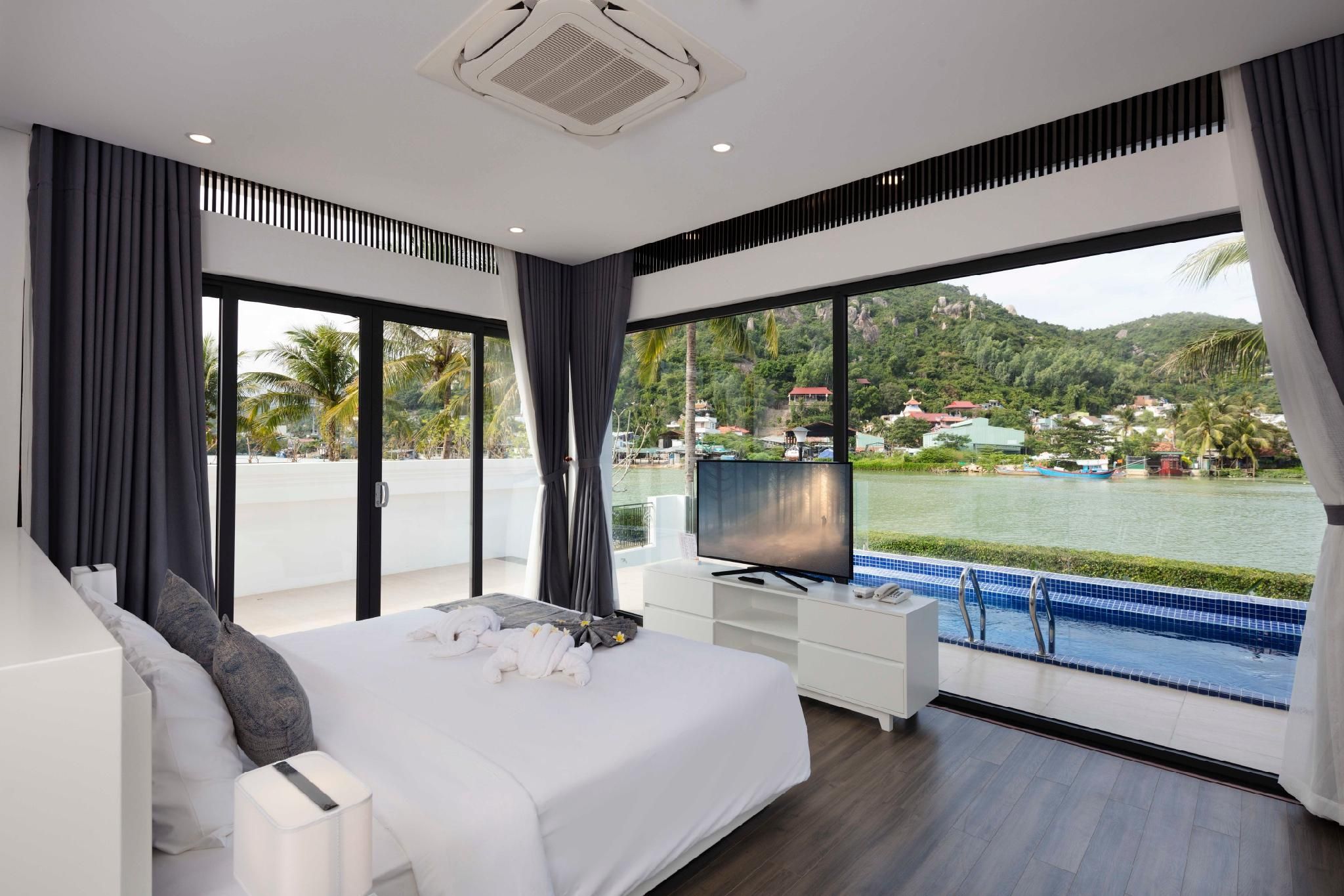 Villa - 4-Bedroom