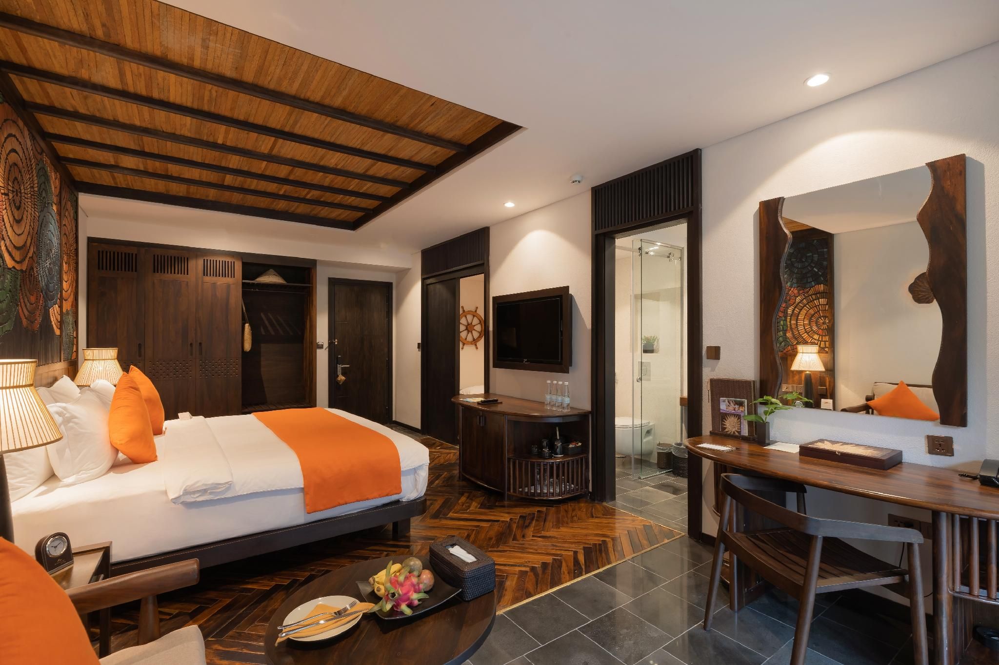 Deluxe King Room Garden View With Children Themed Room