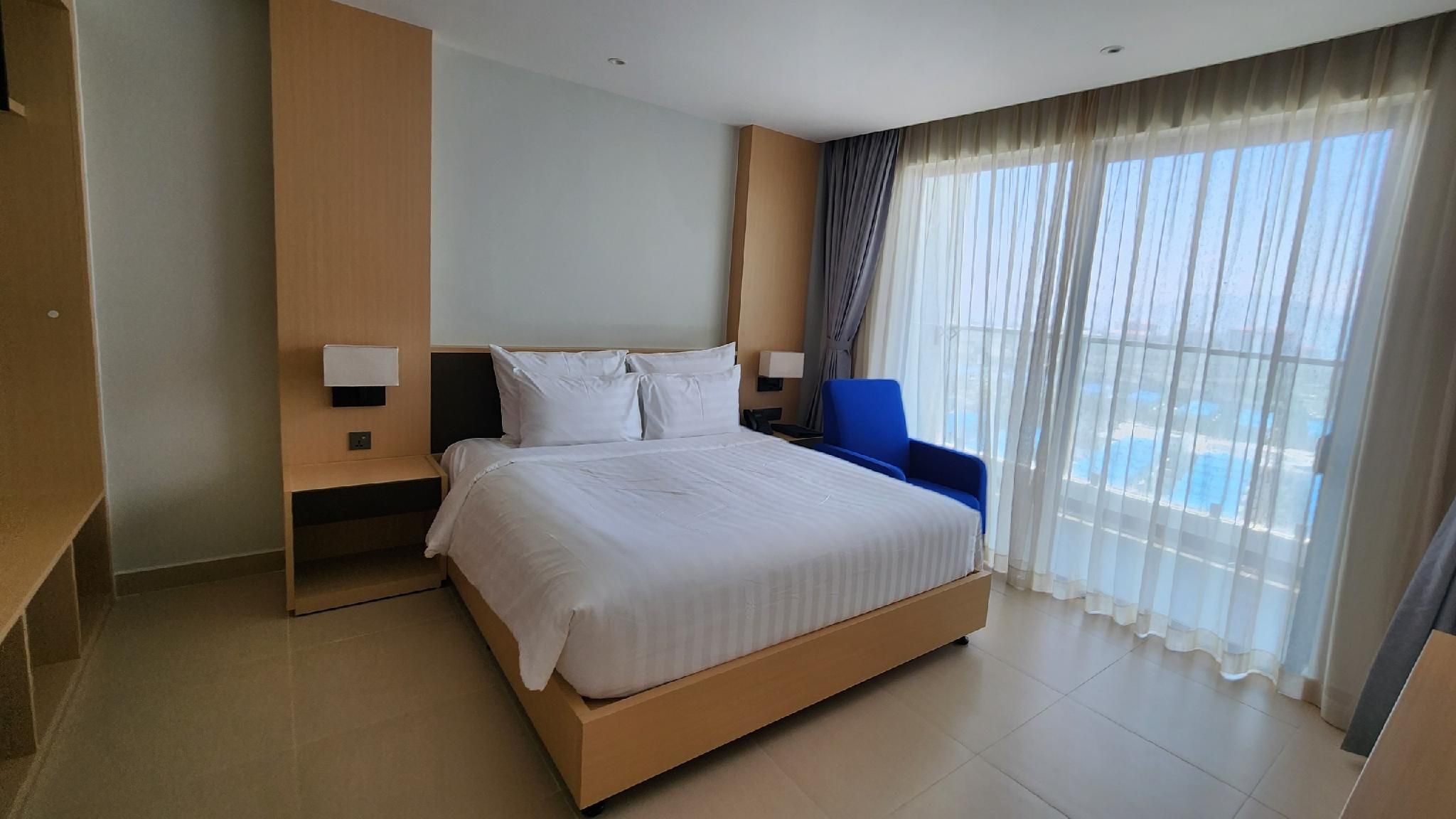 Connecting Rooms For 3 Adults - Non-Smoking - Double x Double