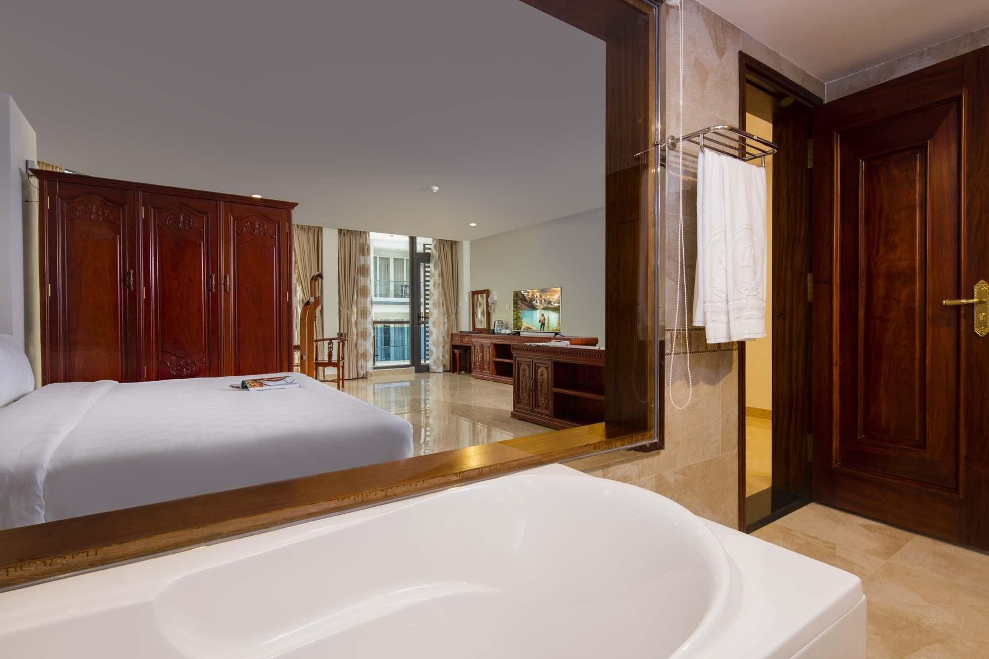 Suite with Balcony