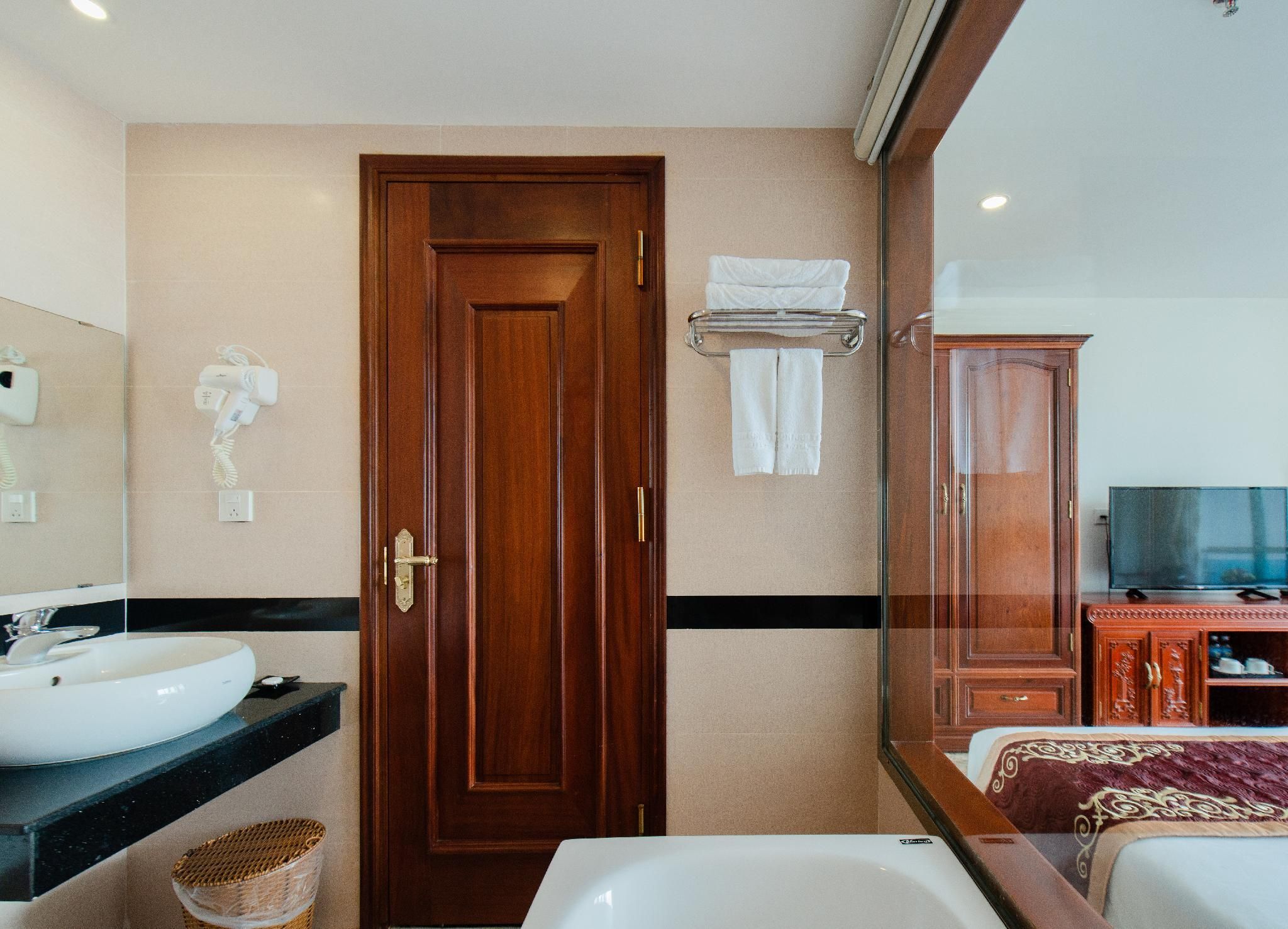 Deluxe Triple With Balcony