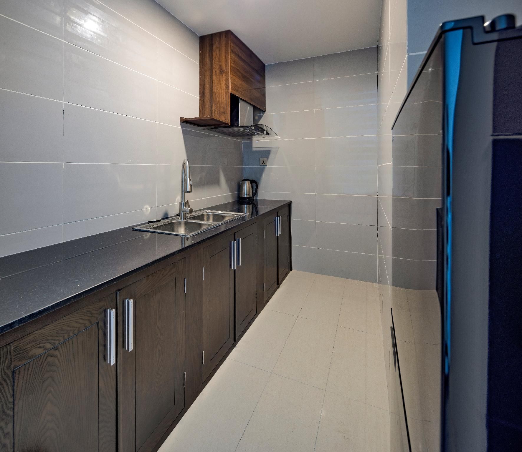 Apartment with Balcony and Kitchen
