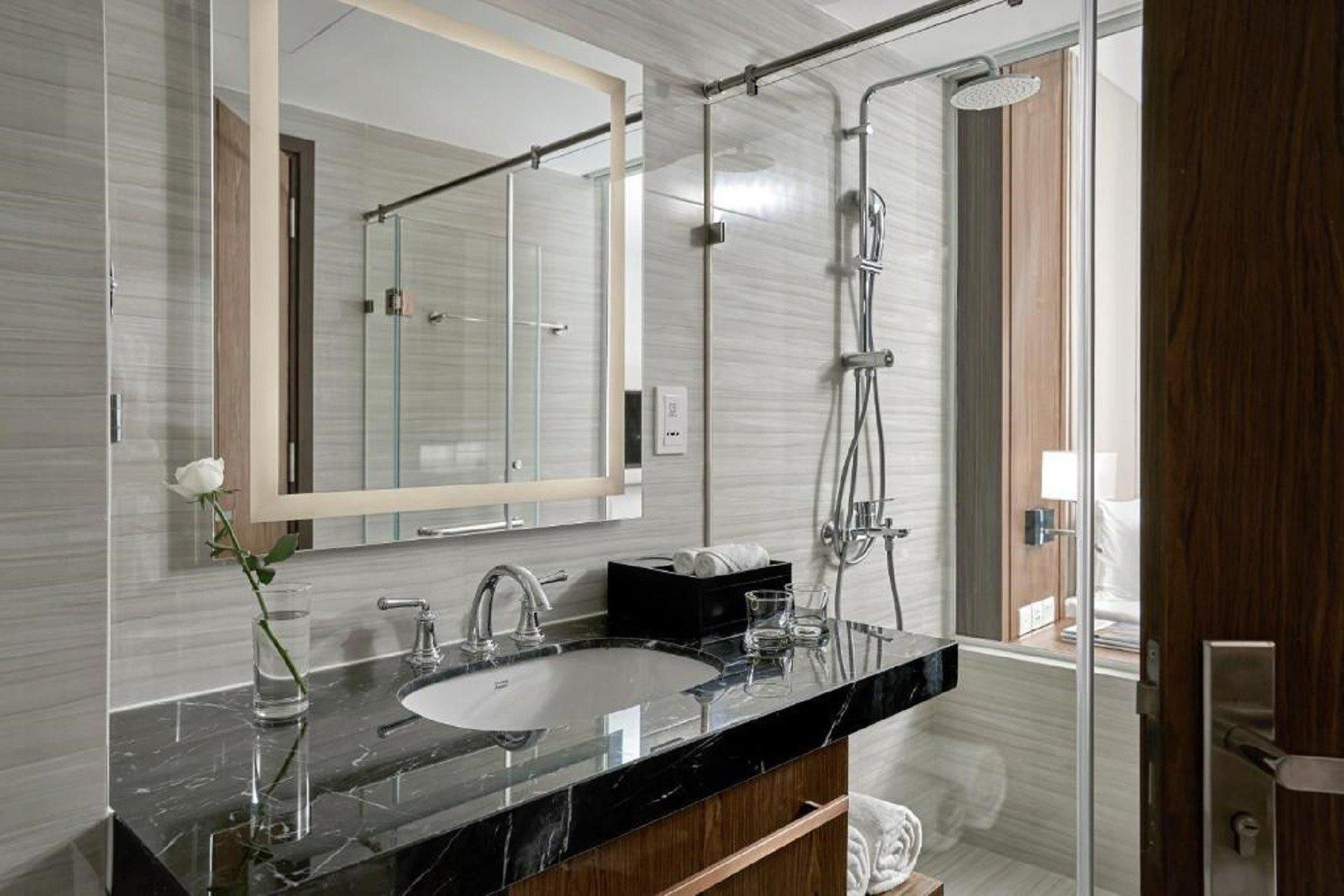 Deluxe Ocean Twin View with Balcony