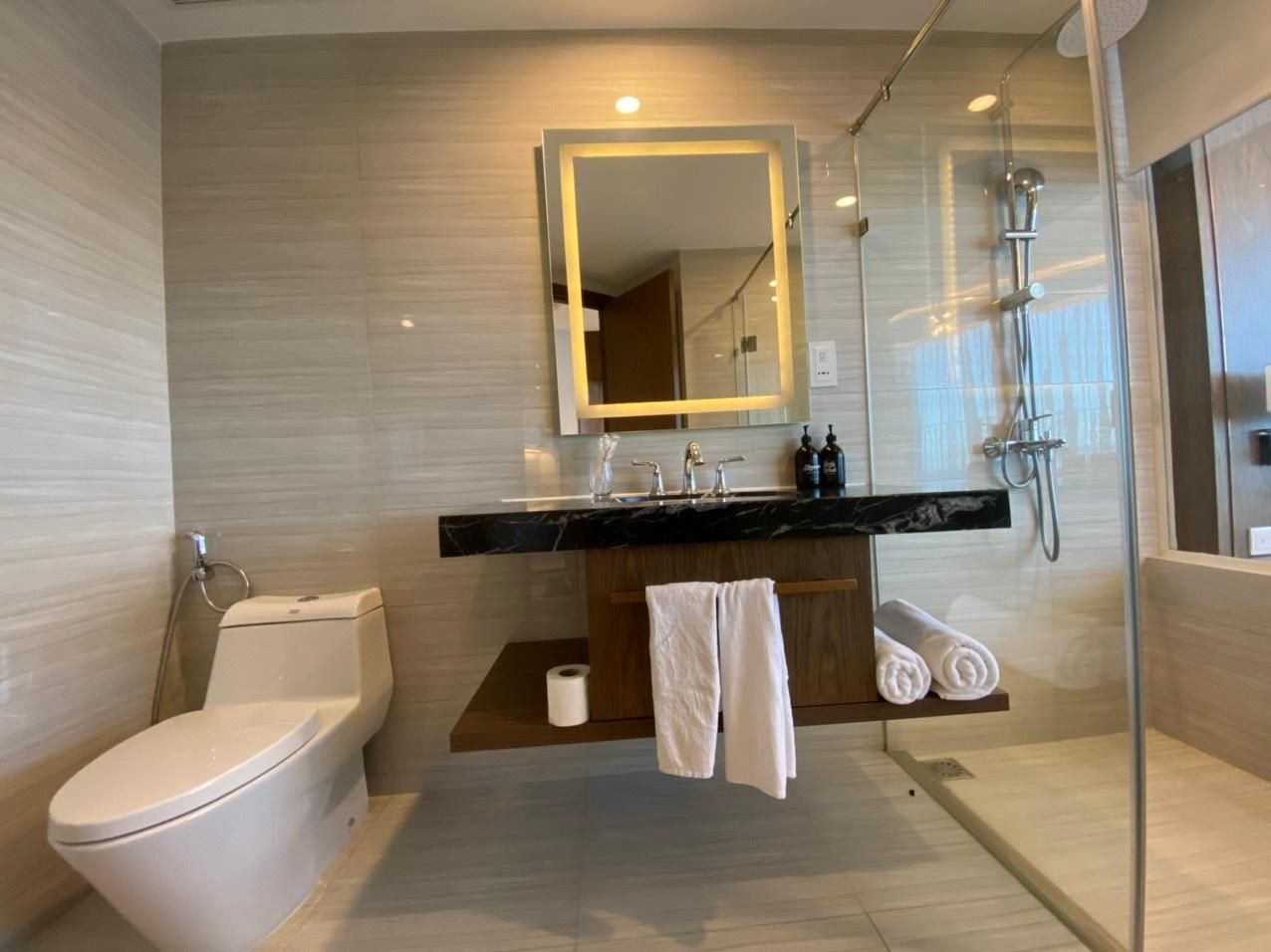 Sky Deluxe Ocean View King Room