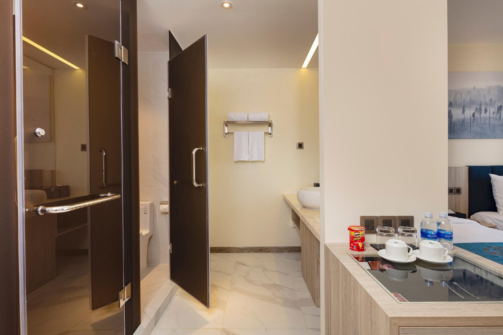 Connecting Rooms for 6 People
