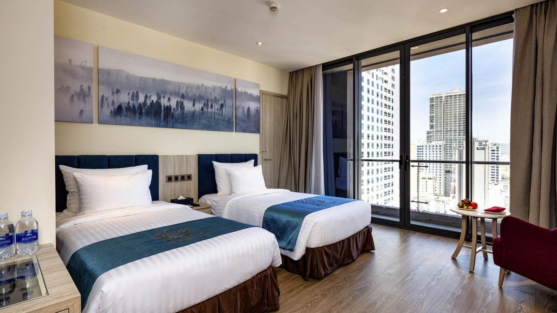 Connecting Rooms for 6 People