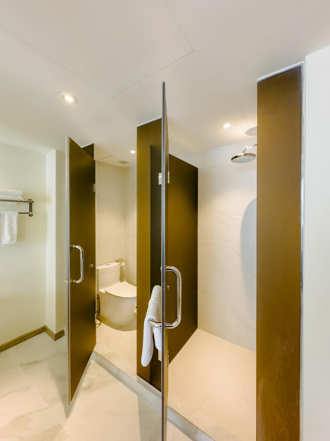 Connecting Room for 4 People - Non-Smoking