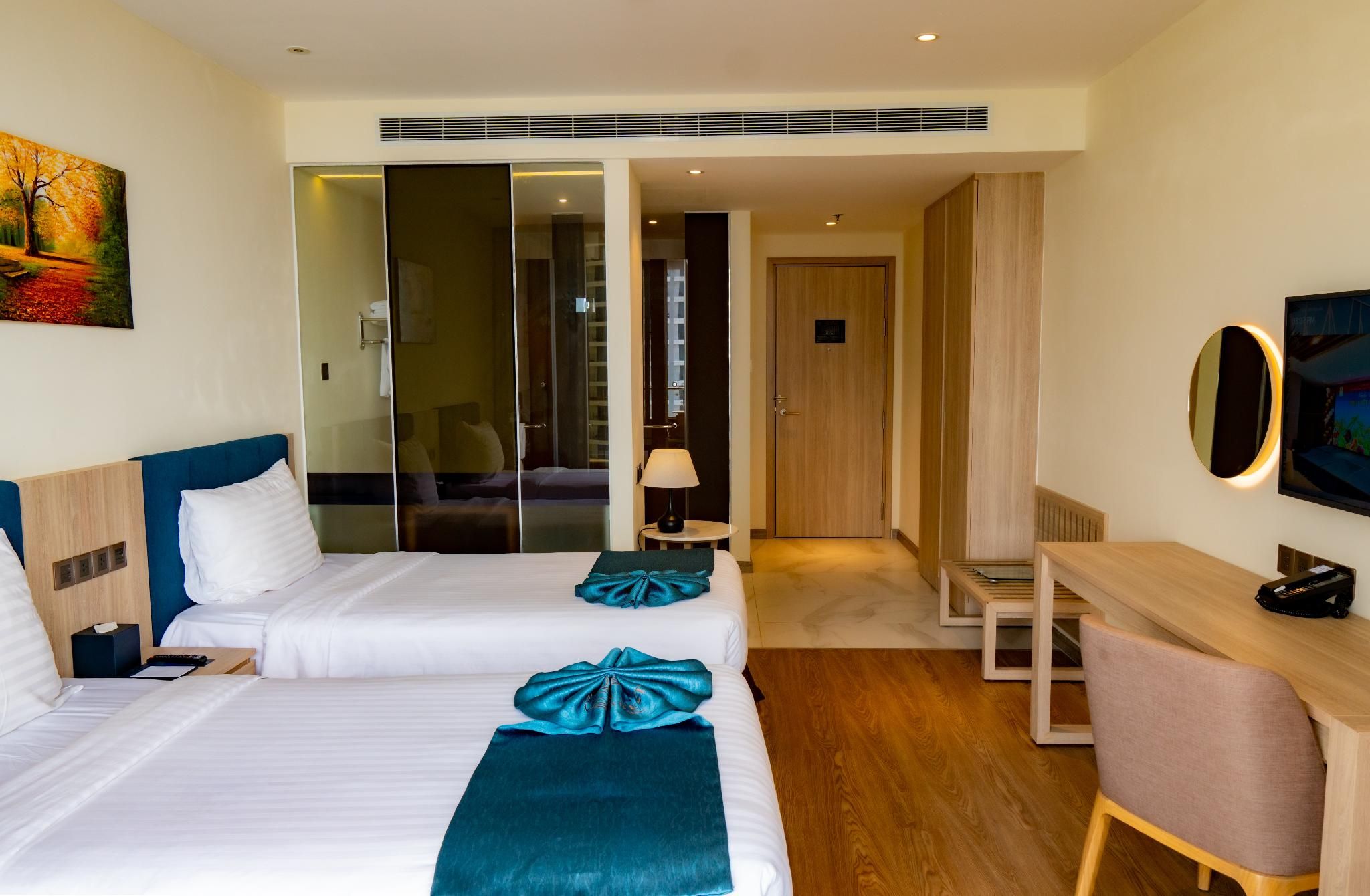 City View Twin Room with 2 Single Beds and Balcony