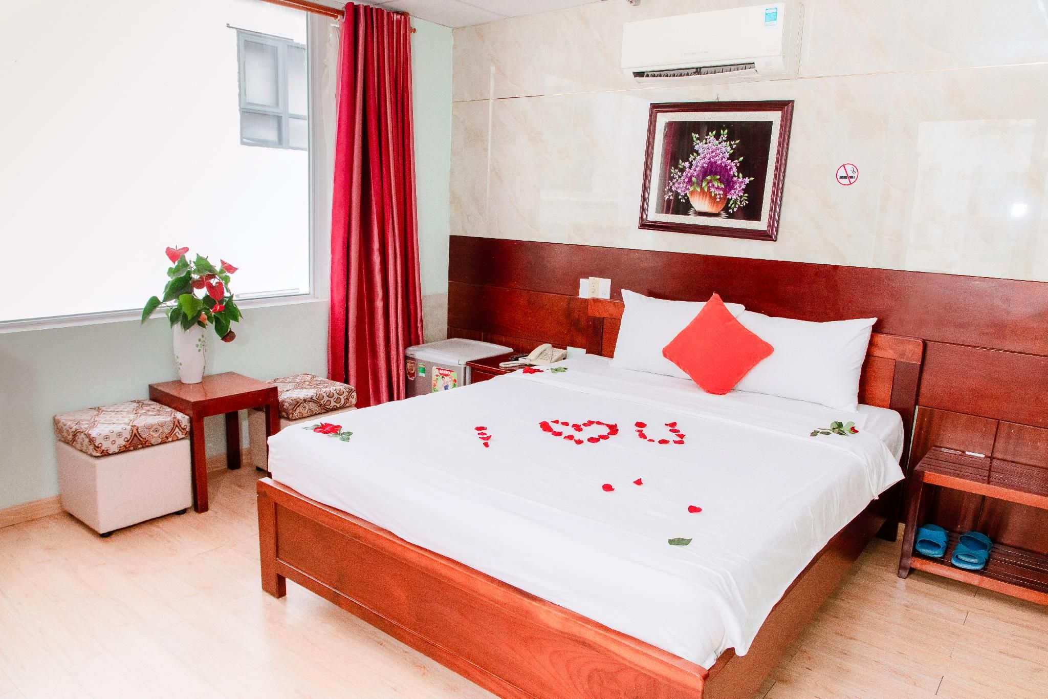 Deluxe Double Room with Bathtub - Non-Smoking