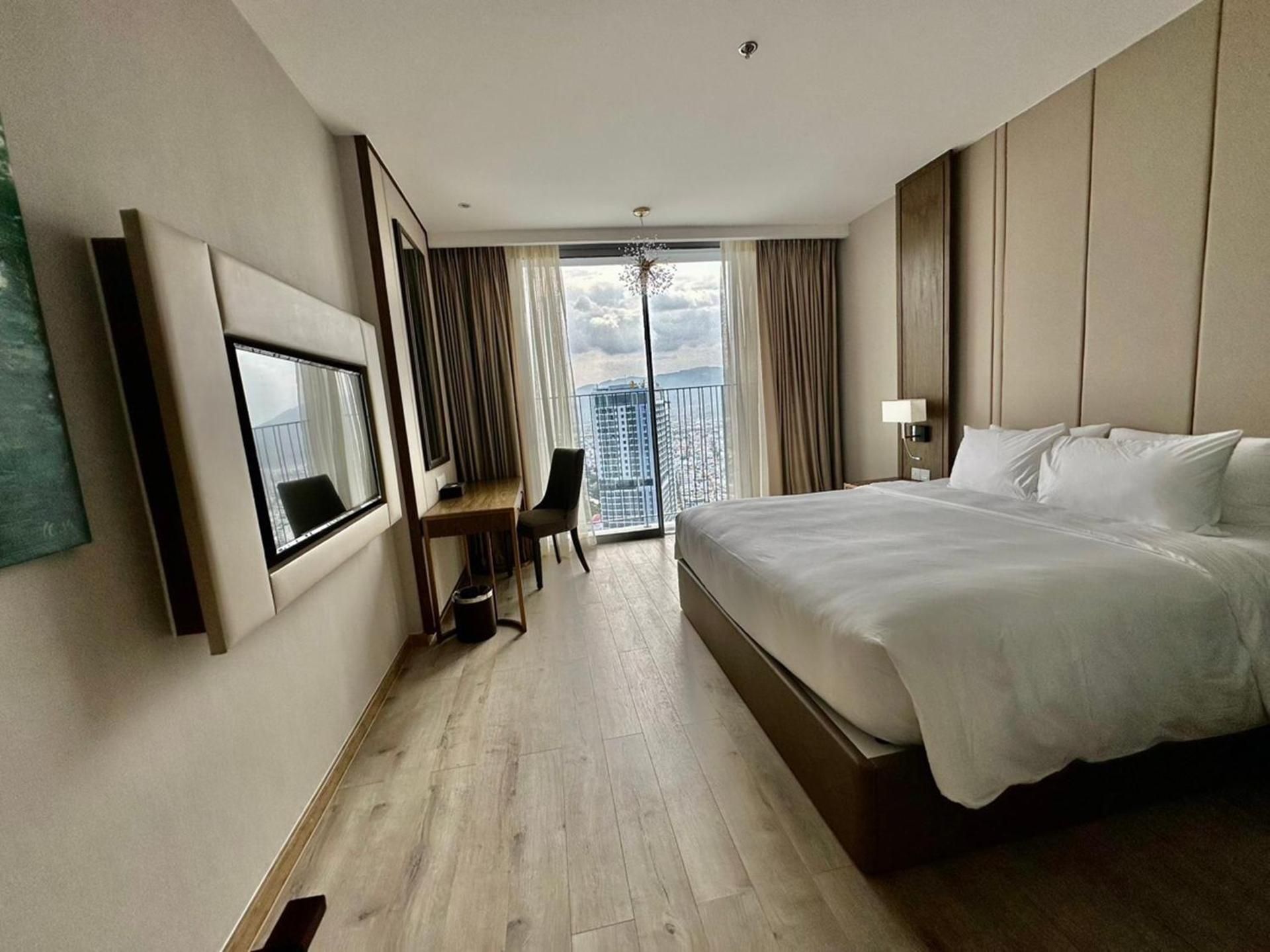 Suite with City View