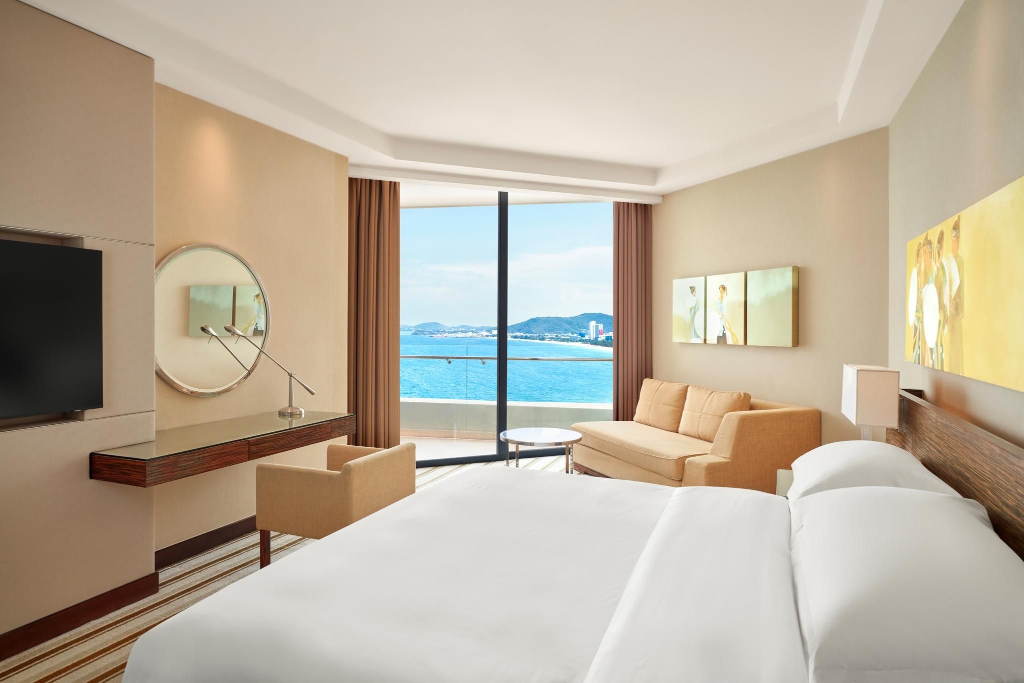 Club lounge access, Larger Guest room, 1 King, Ocean view, High floor