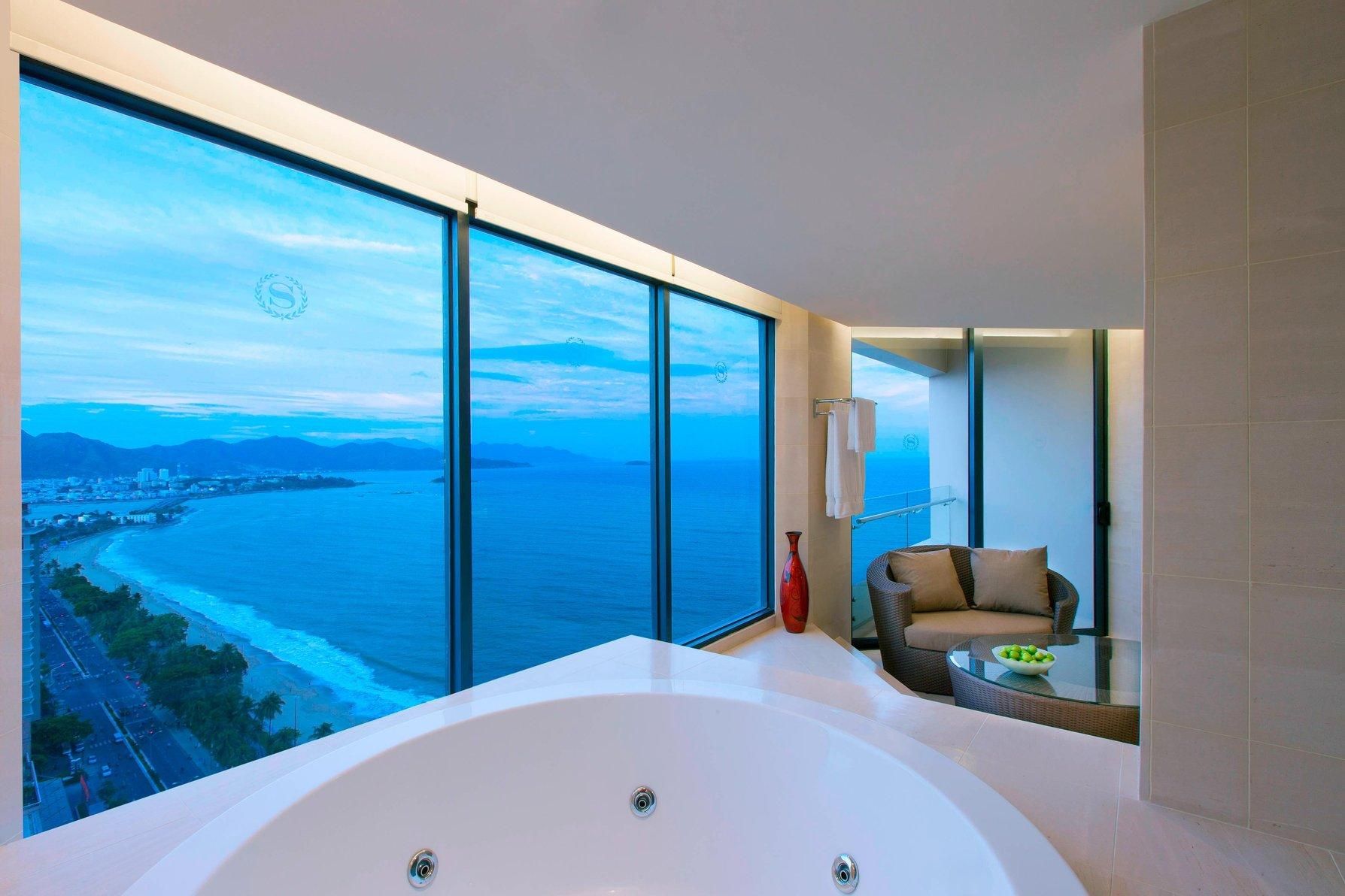 Club lounge access, 1 Bedroom Presidential Suite, 1 King, Ocean view, High floor