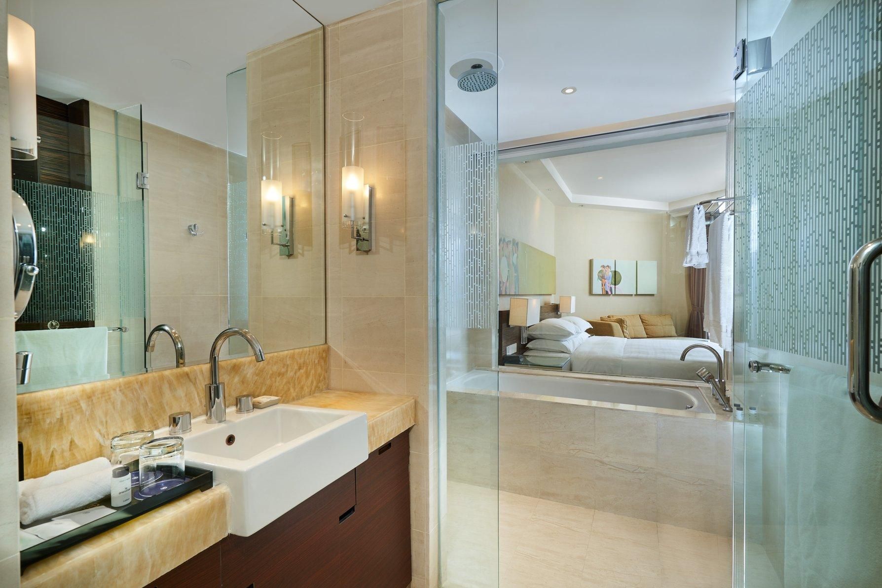 Club lounge access, Guest room, 1 King, Ocean view, High floor