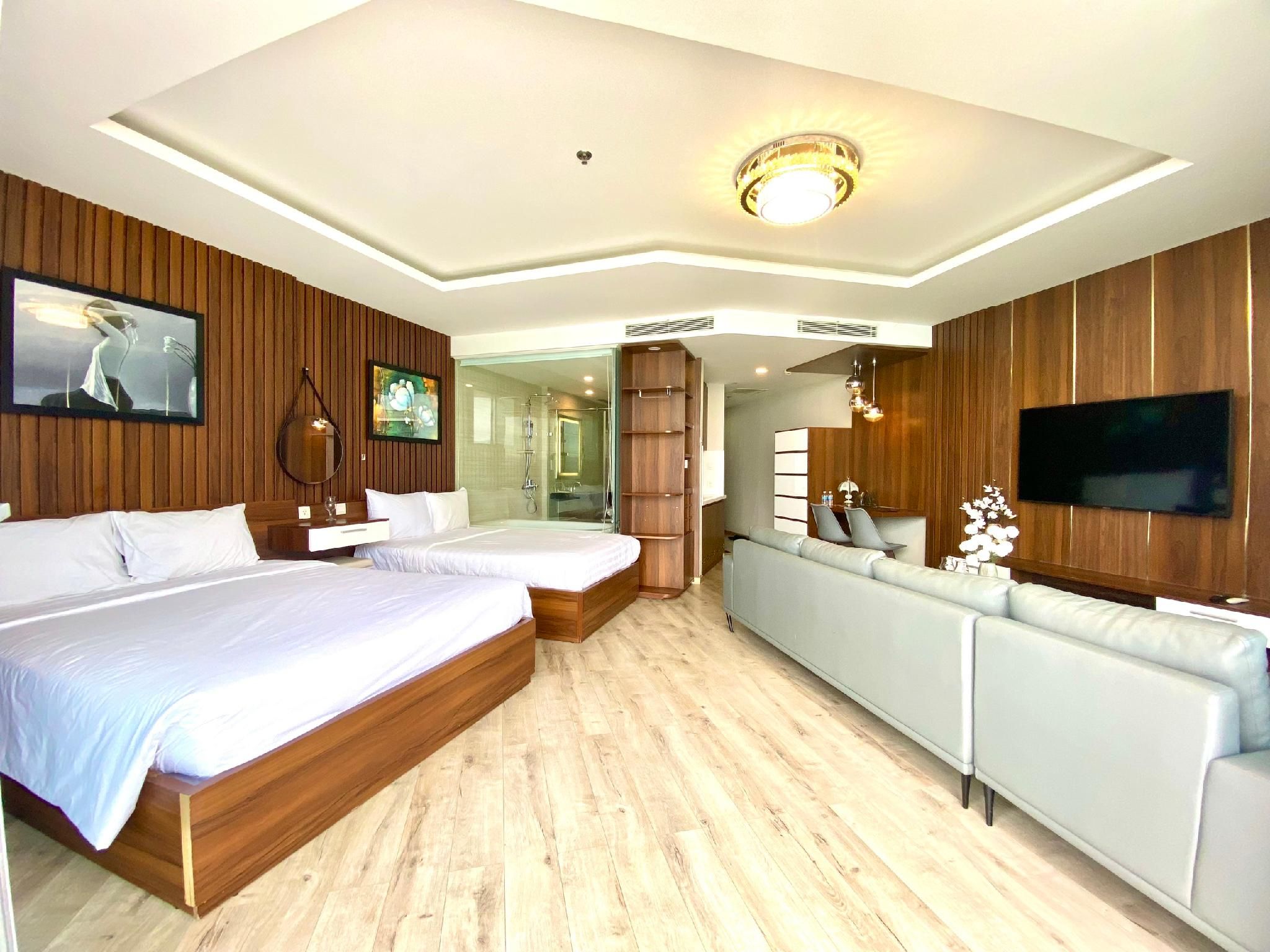 Grand Deluxe Sea View Suite
