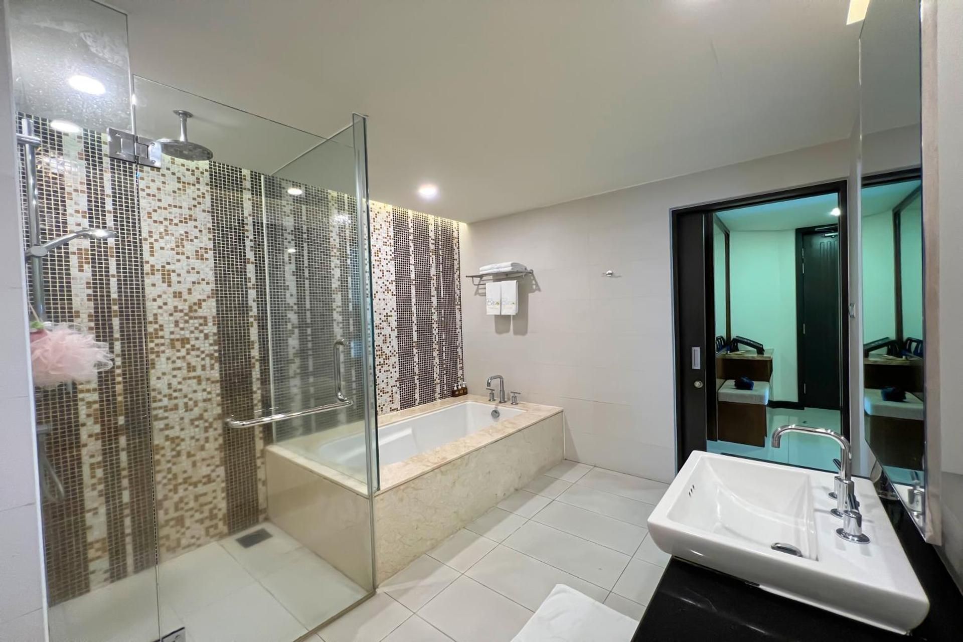 One-Bedroom Premium Apartment with Ocean View