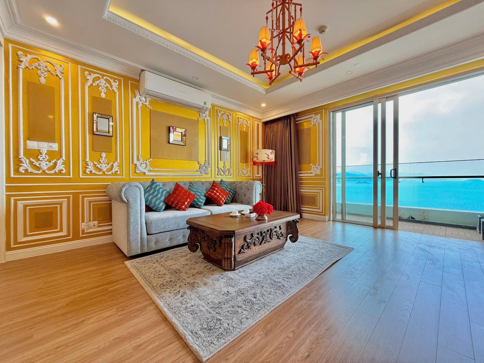 Superior King Suite