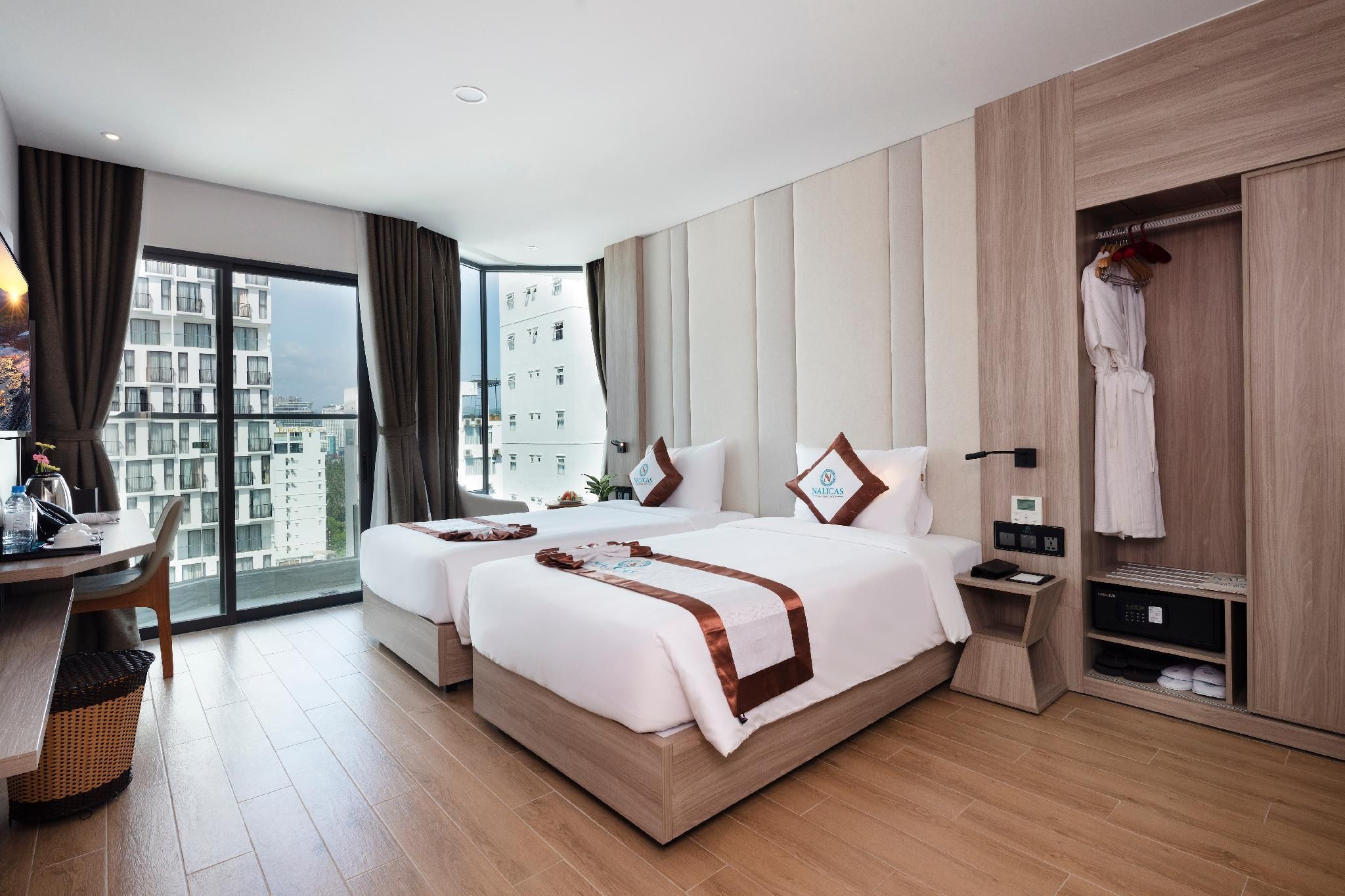Senior Deluxe Twin Room with Balcony