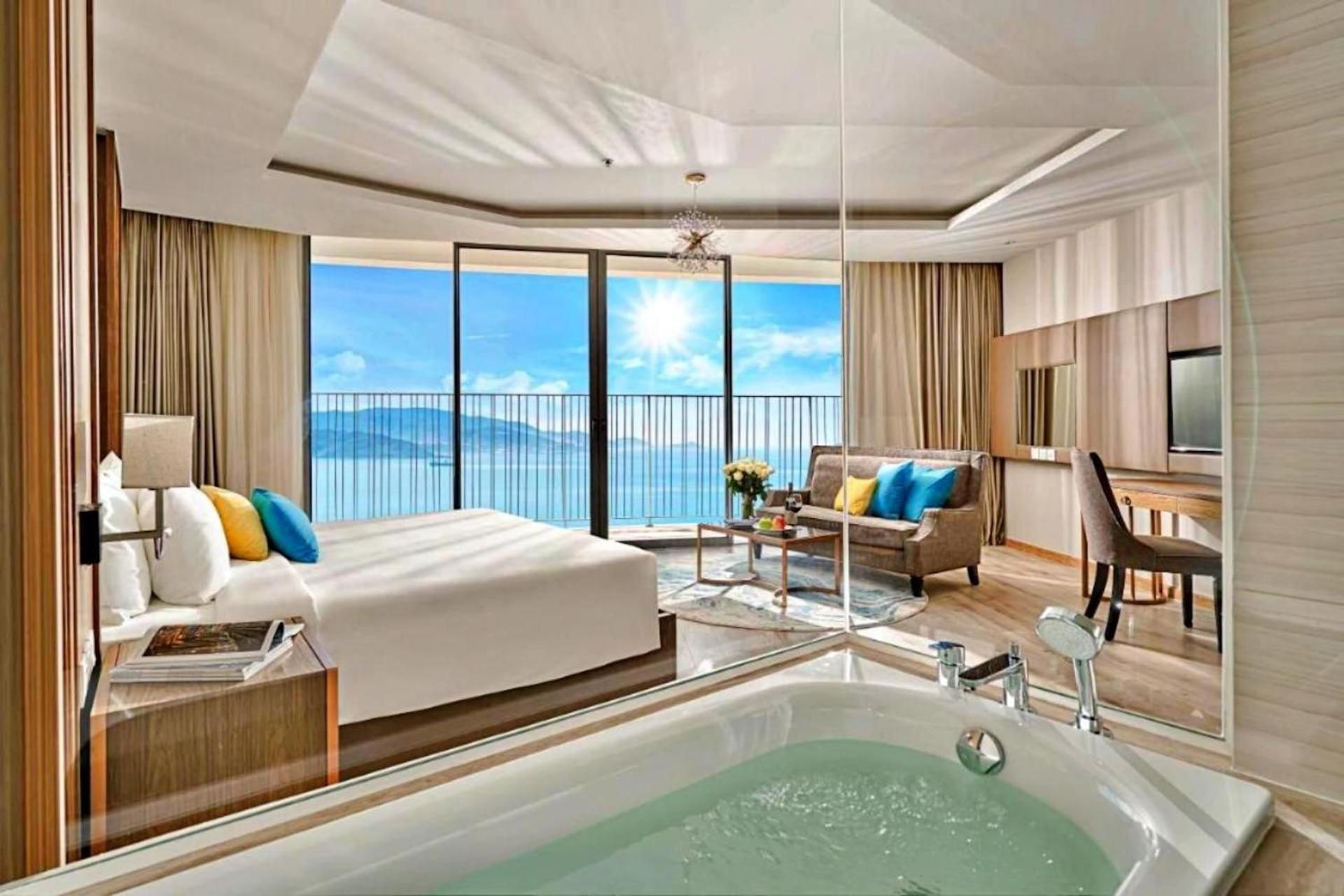 Studio with Spa Bath