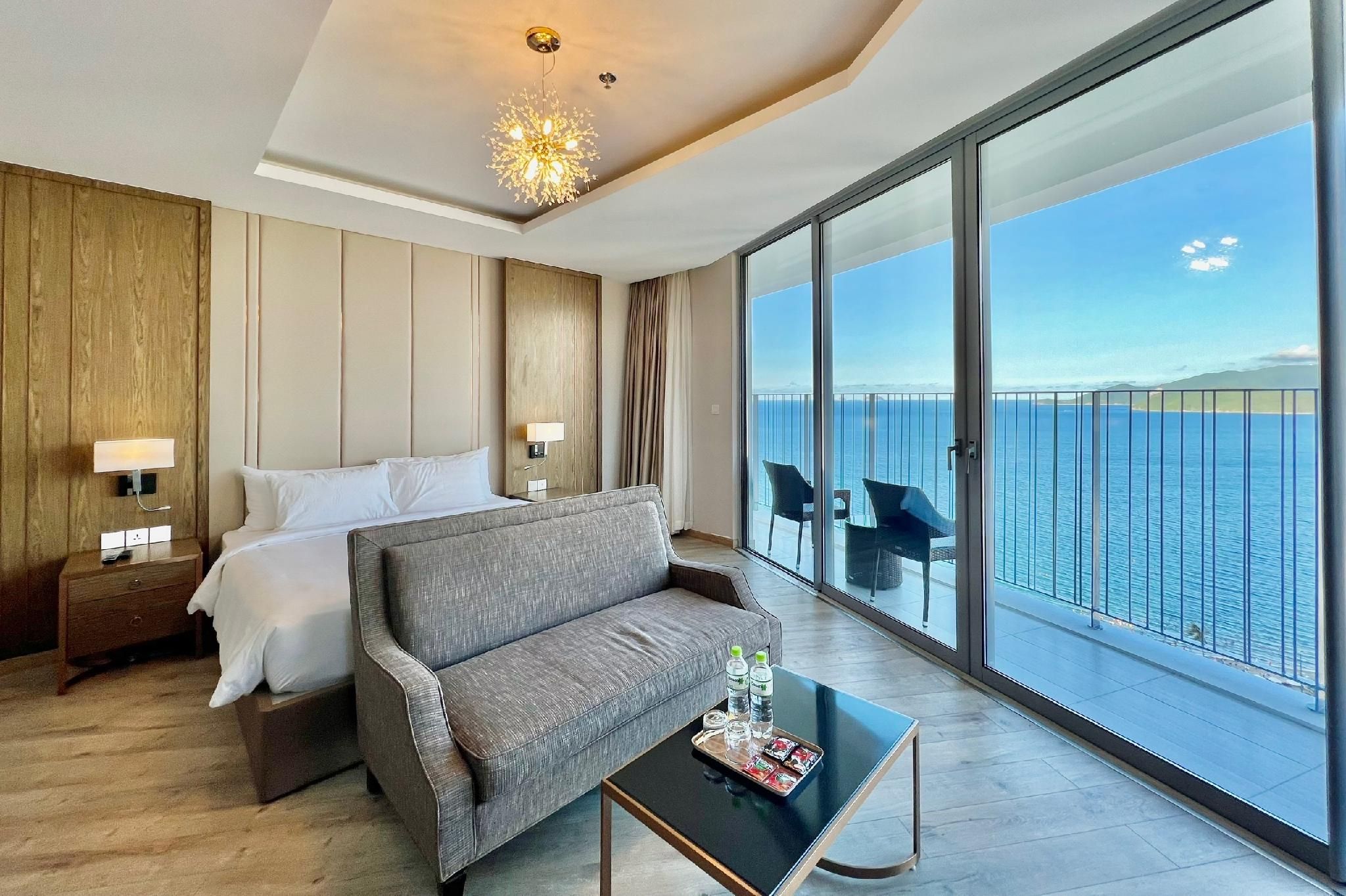 Panorama Center Ocean View