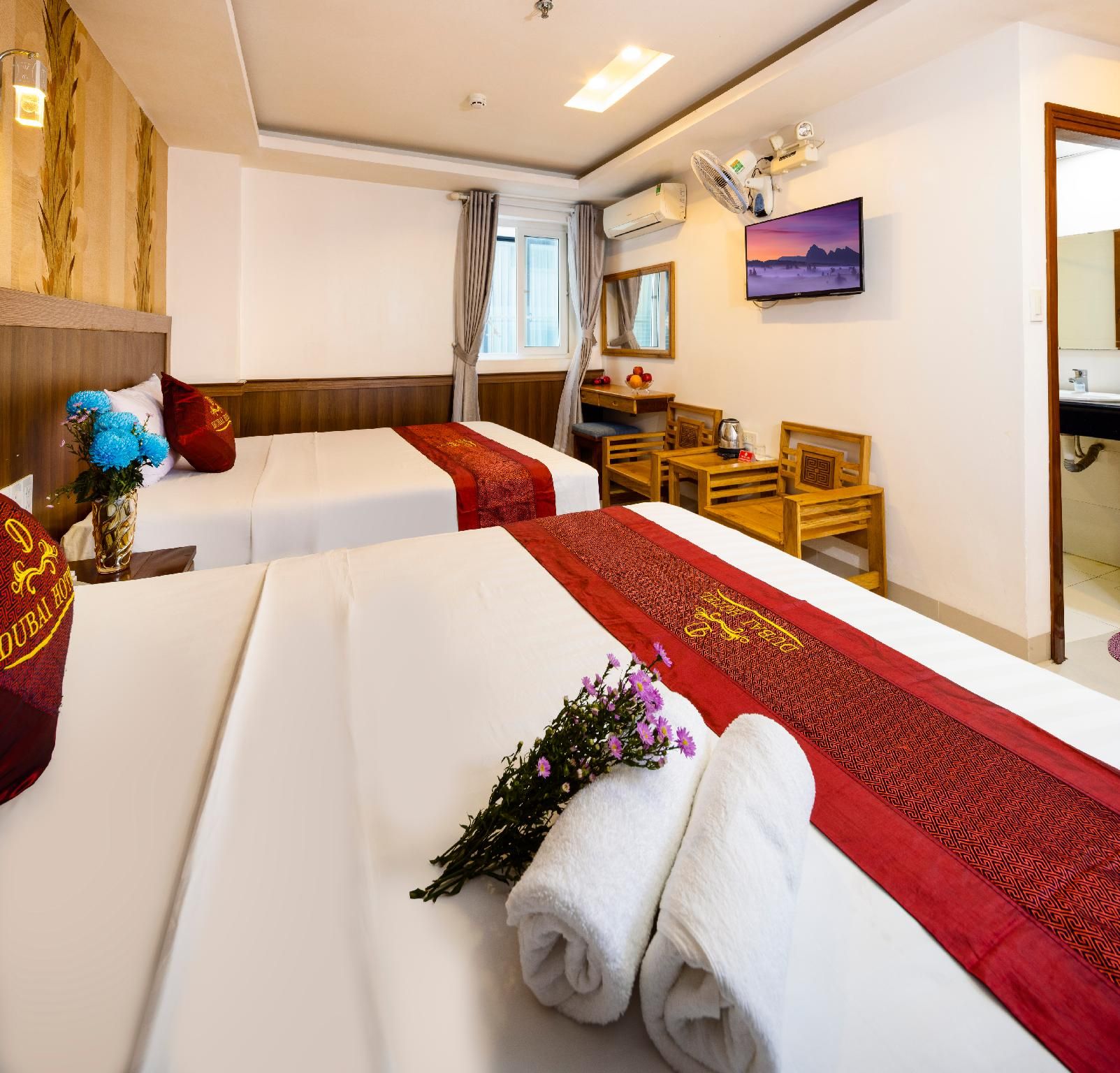 Deluxe Double or Twin Room with Window