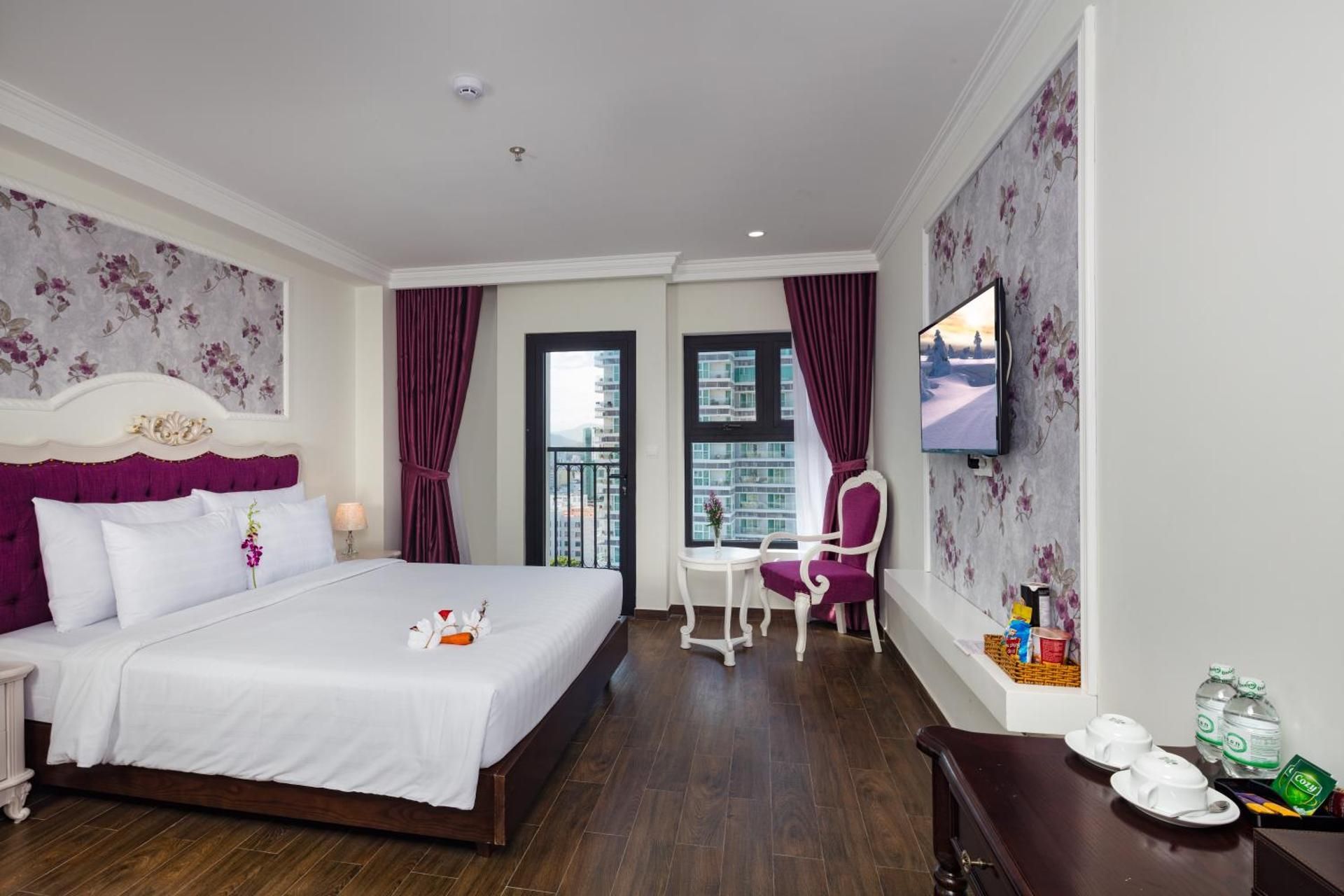 Queen Room with Balcony