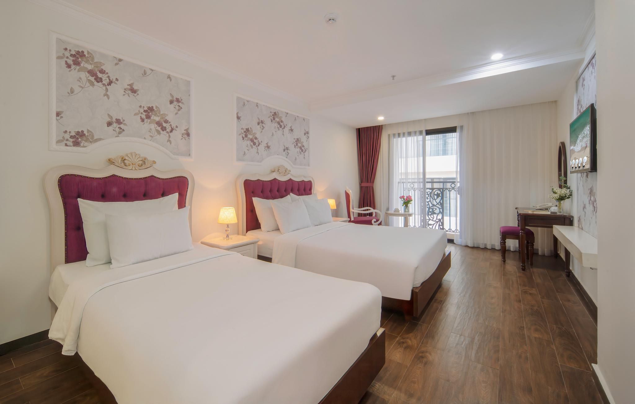 Executive City View Triple Room with Balcony