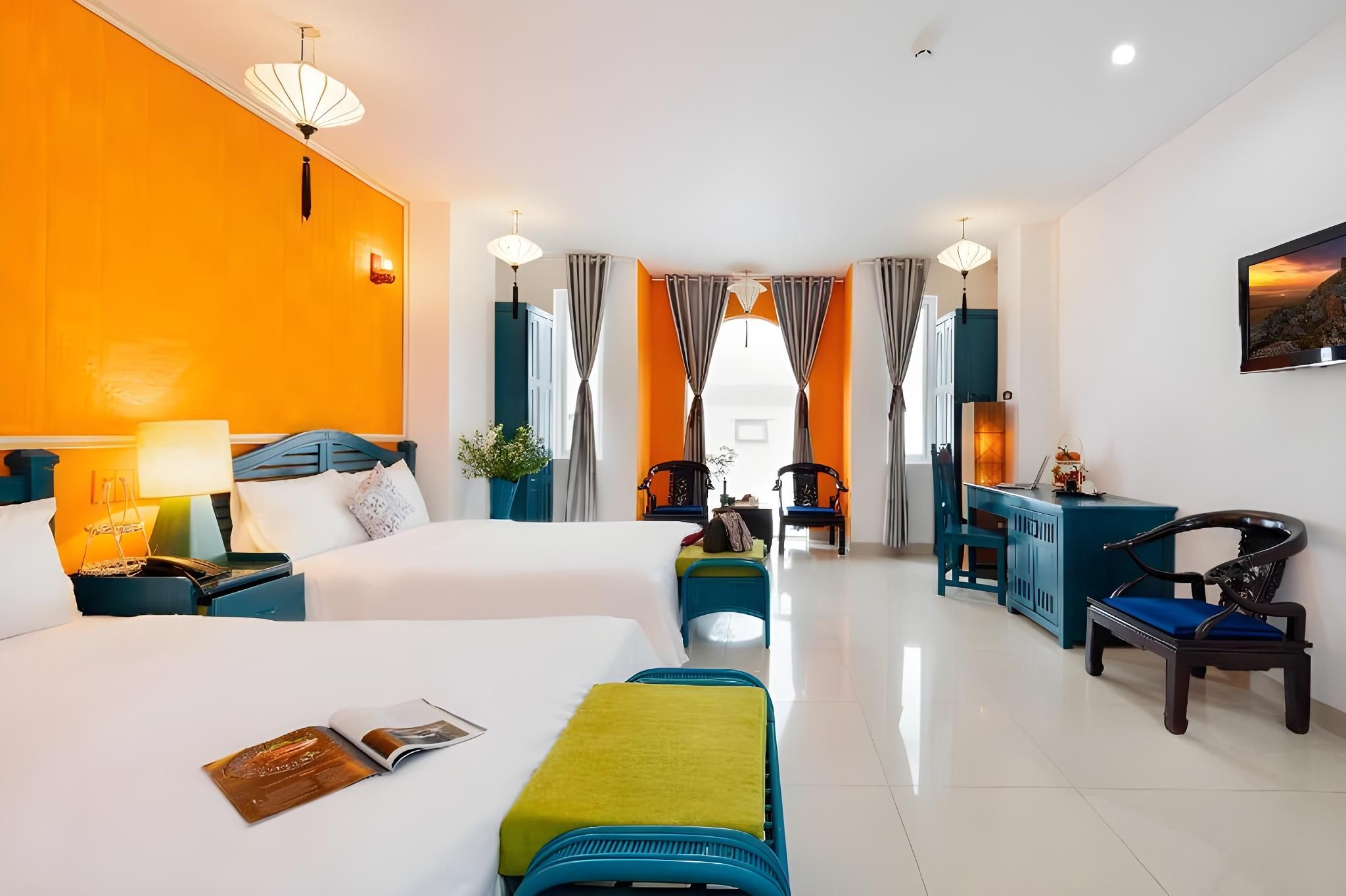 Heritage Boutique Sierra Legend Triple Balcony