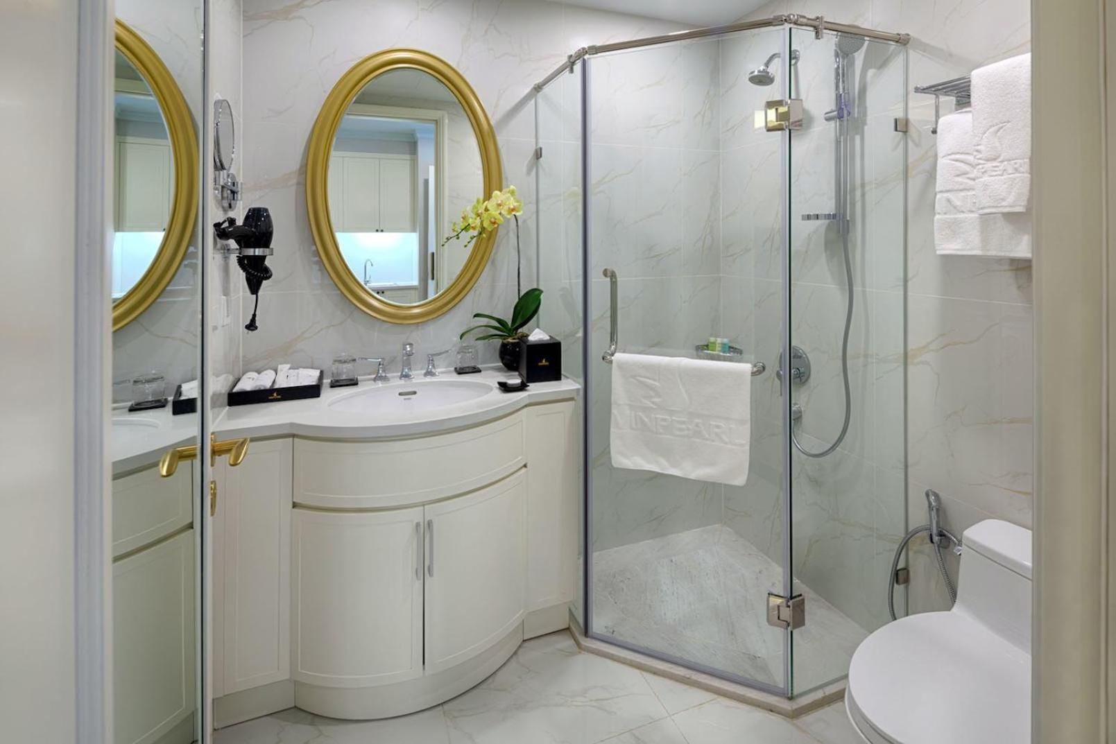 Grand Ocean View Studio with King Bed
