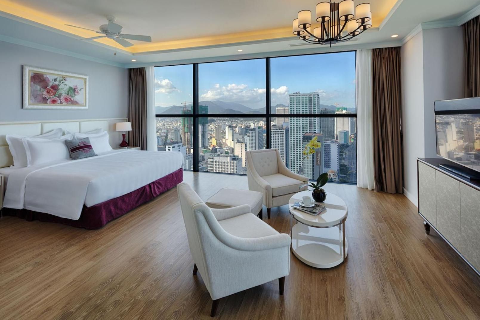 Grand Ocean View Studio with King Bed
