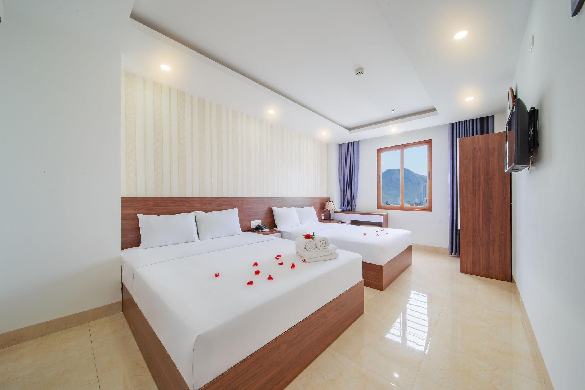 Triple Room with City View