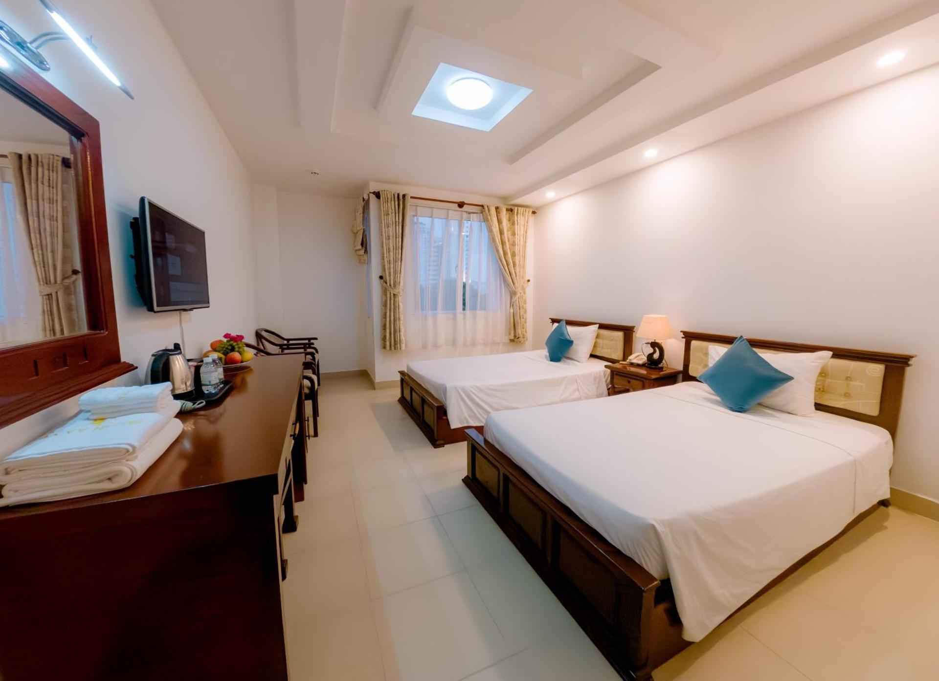 Superior Twin Room with Bathtub