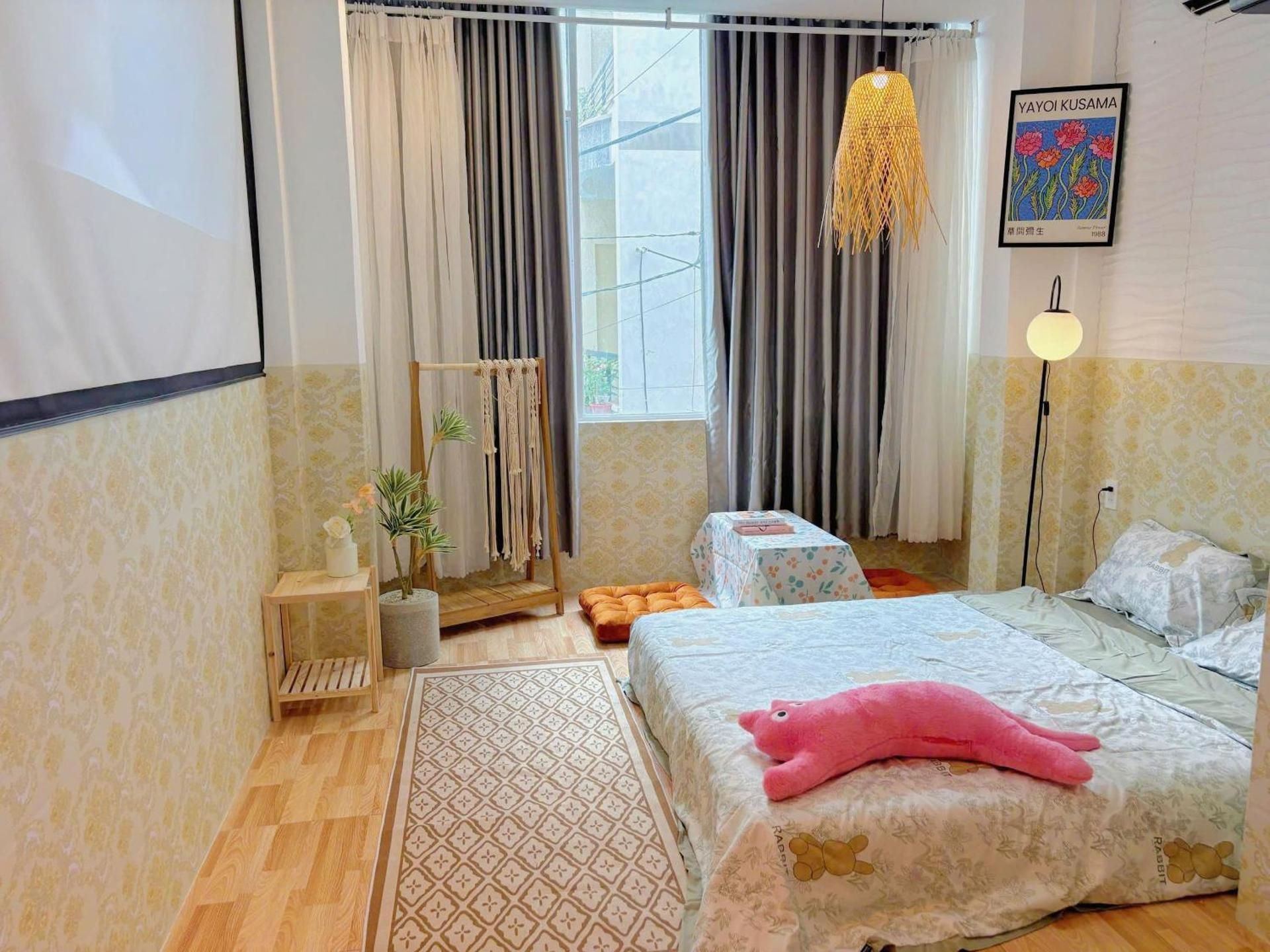 Queen Studio