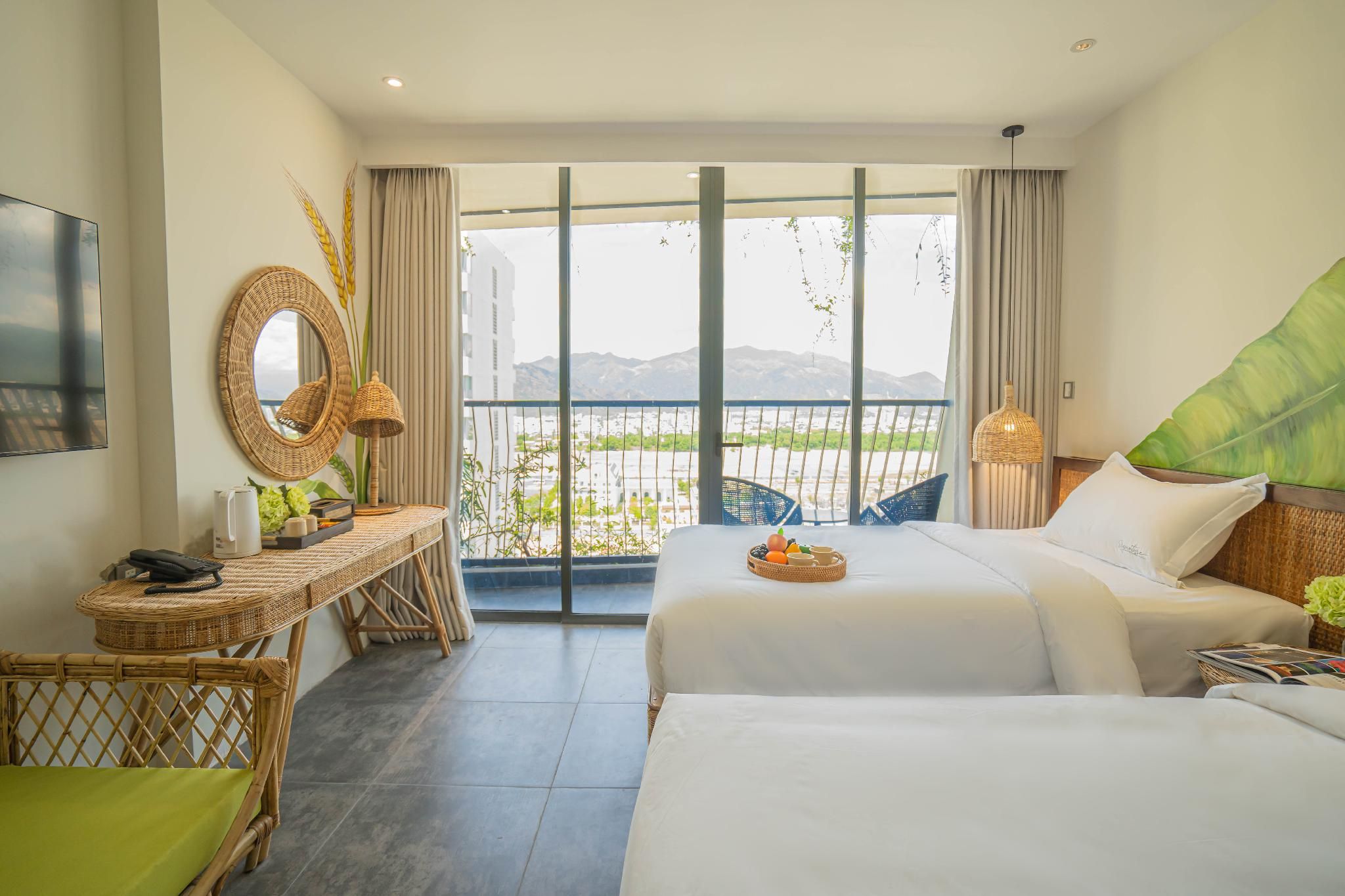 The Signature Hotel Nha Trang Sea and City View Room with 2 Single Beds 2