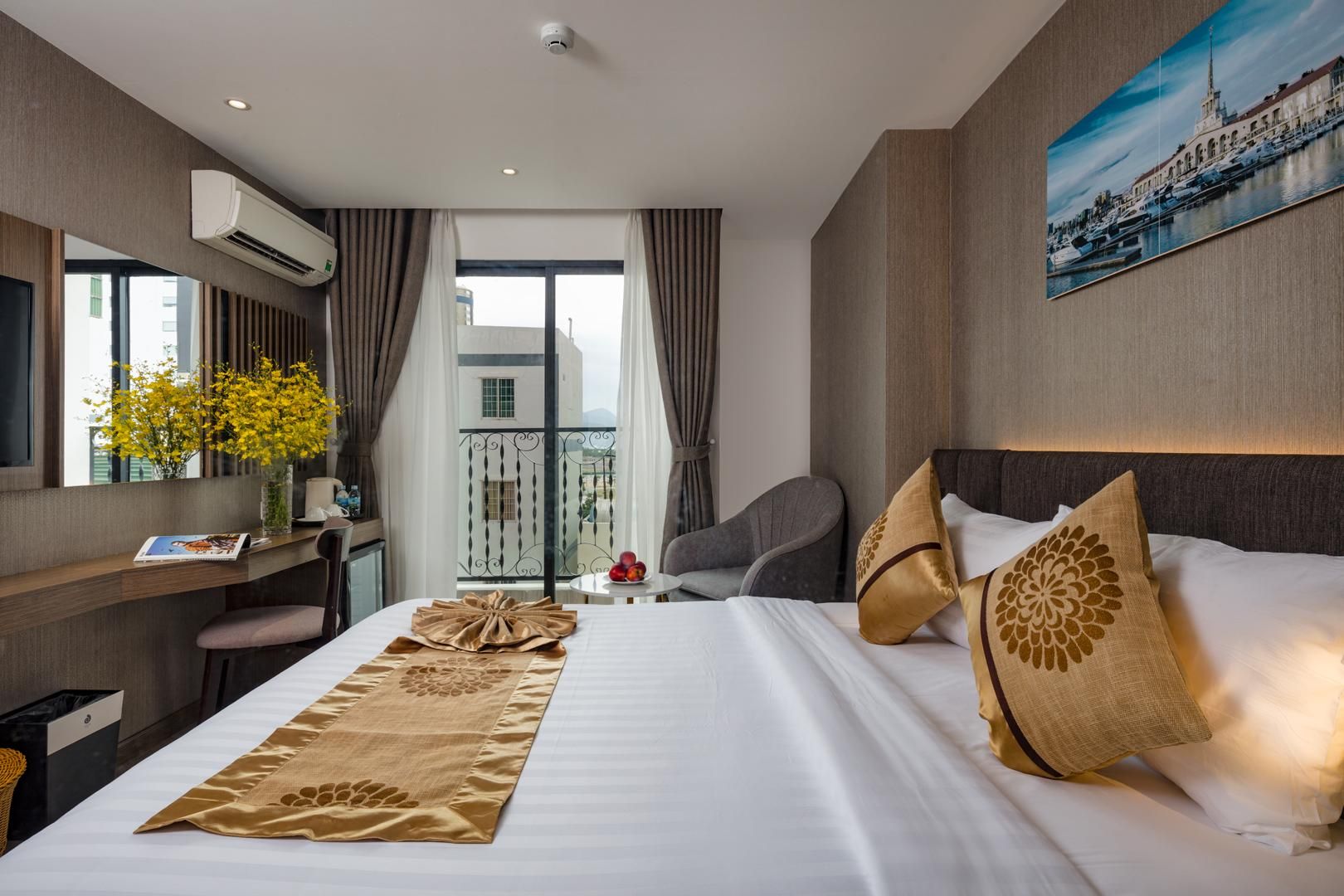 Senior Suite with Balcony